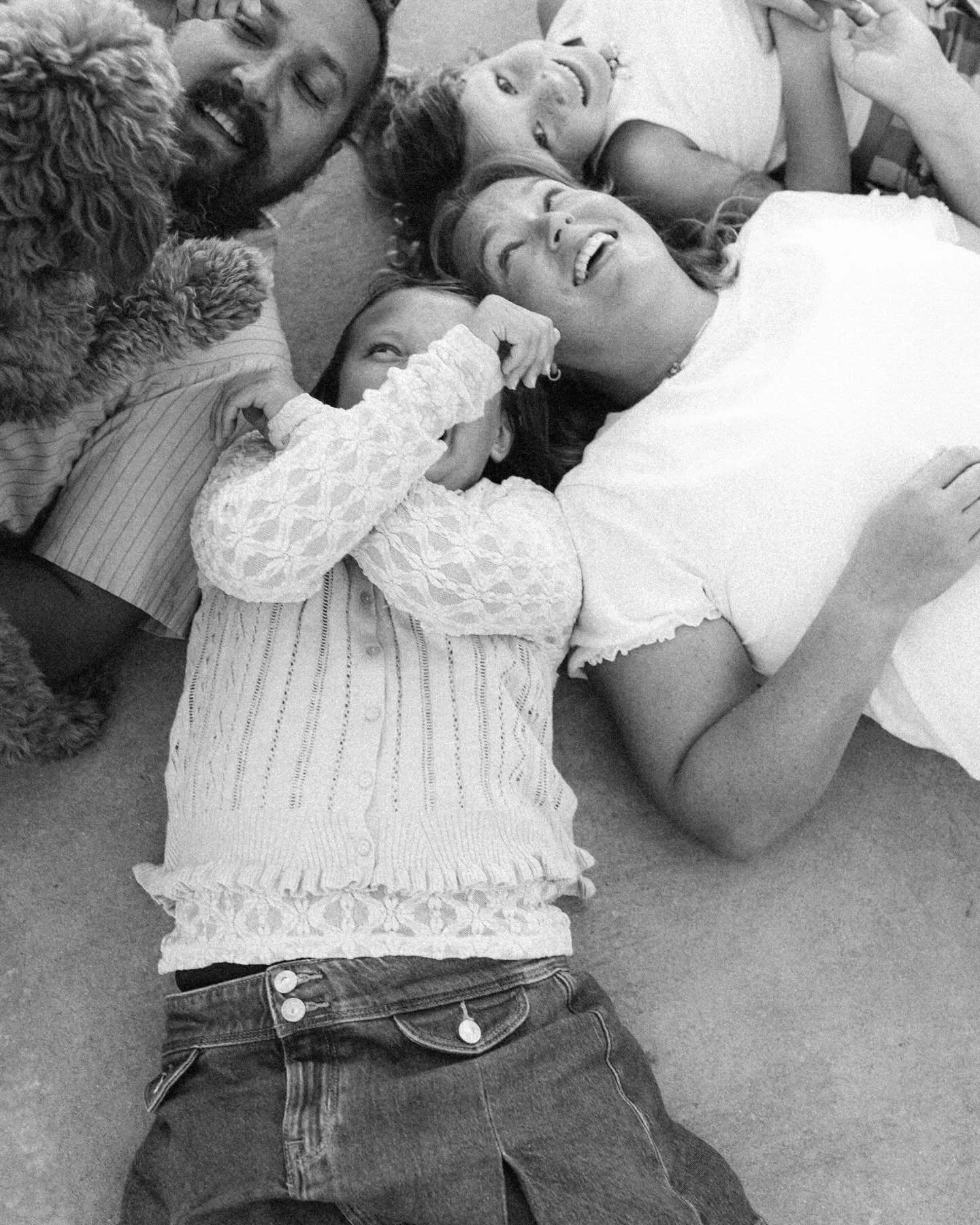 a family session at the skate park with your pup? Say no more 😍 just love this end of summer session with my fave crew!