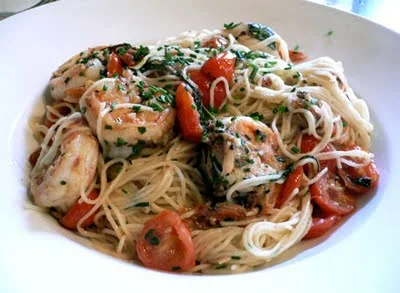Baby_Spinach_And_Shrimp_Angel_Hair_Salad.jpg