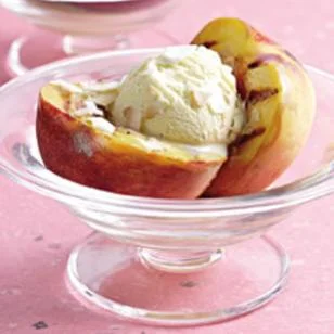 Grilled_Peach_Sundaes.jpg