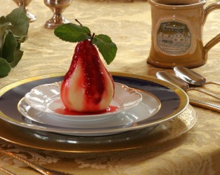 POACHED_PEARS_WITH_RASPBERRY_SAUCE.jpg