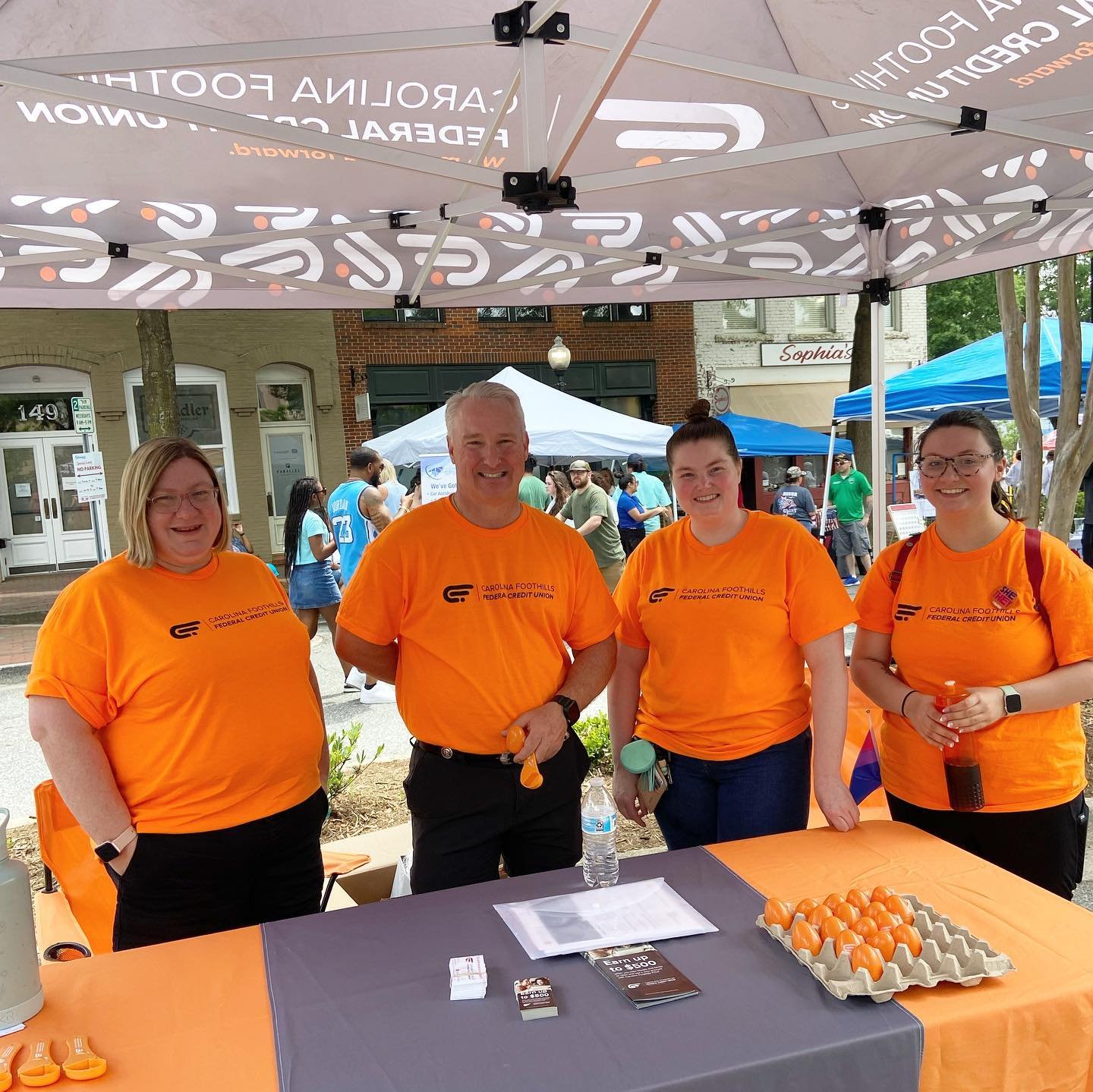 Silly putty, great weather, and&hellip; a robot?? Thank you to everyone who stopped by our table at Spartanburg&rsquo;s Spring Fling this weekend! 
🧡
🧡
🧡
#spartanburgsc #springfling #spartanburgspringfling #creditunion