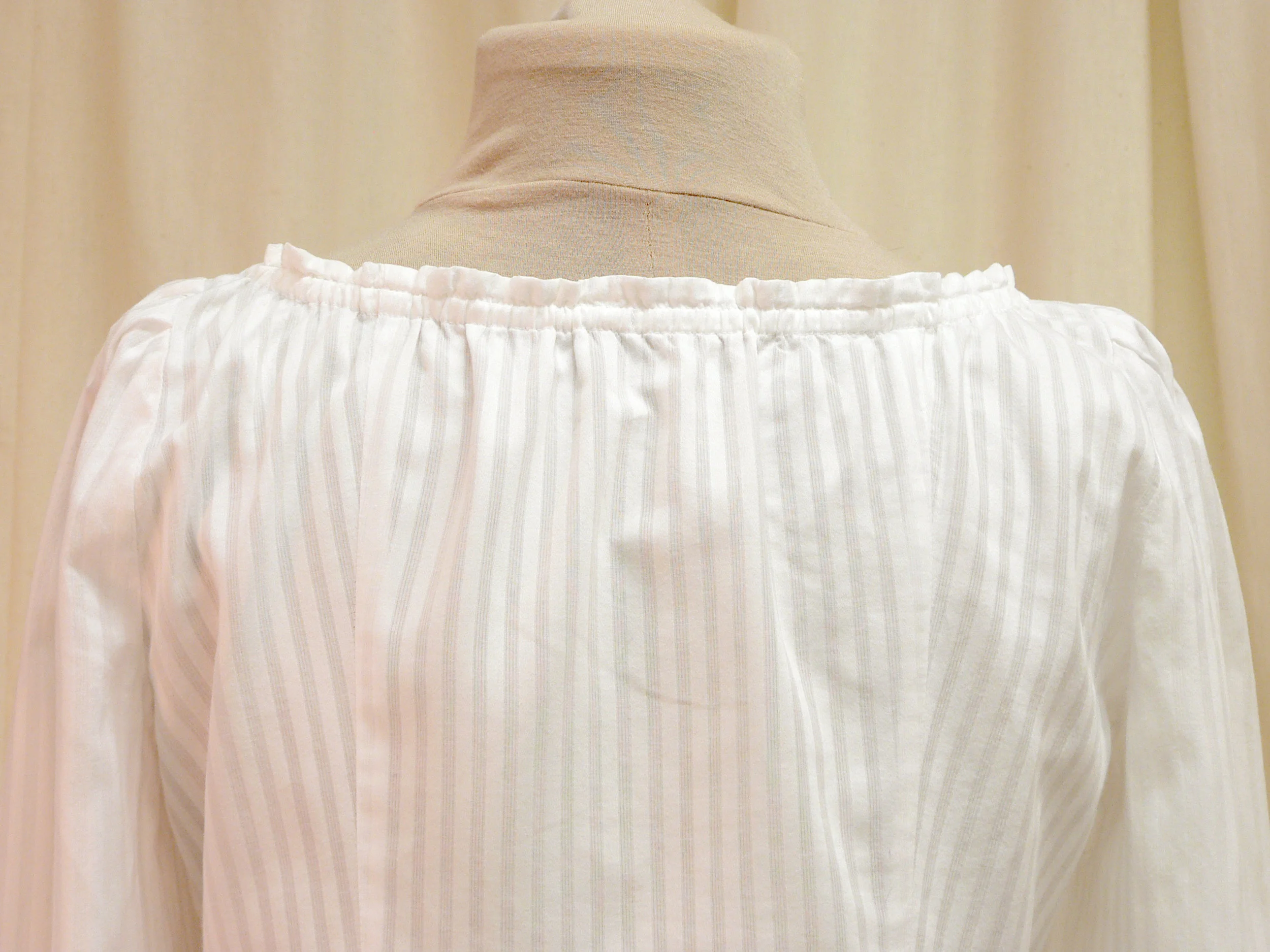 blouse07_back_detail.jpg
