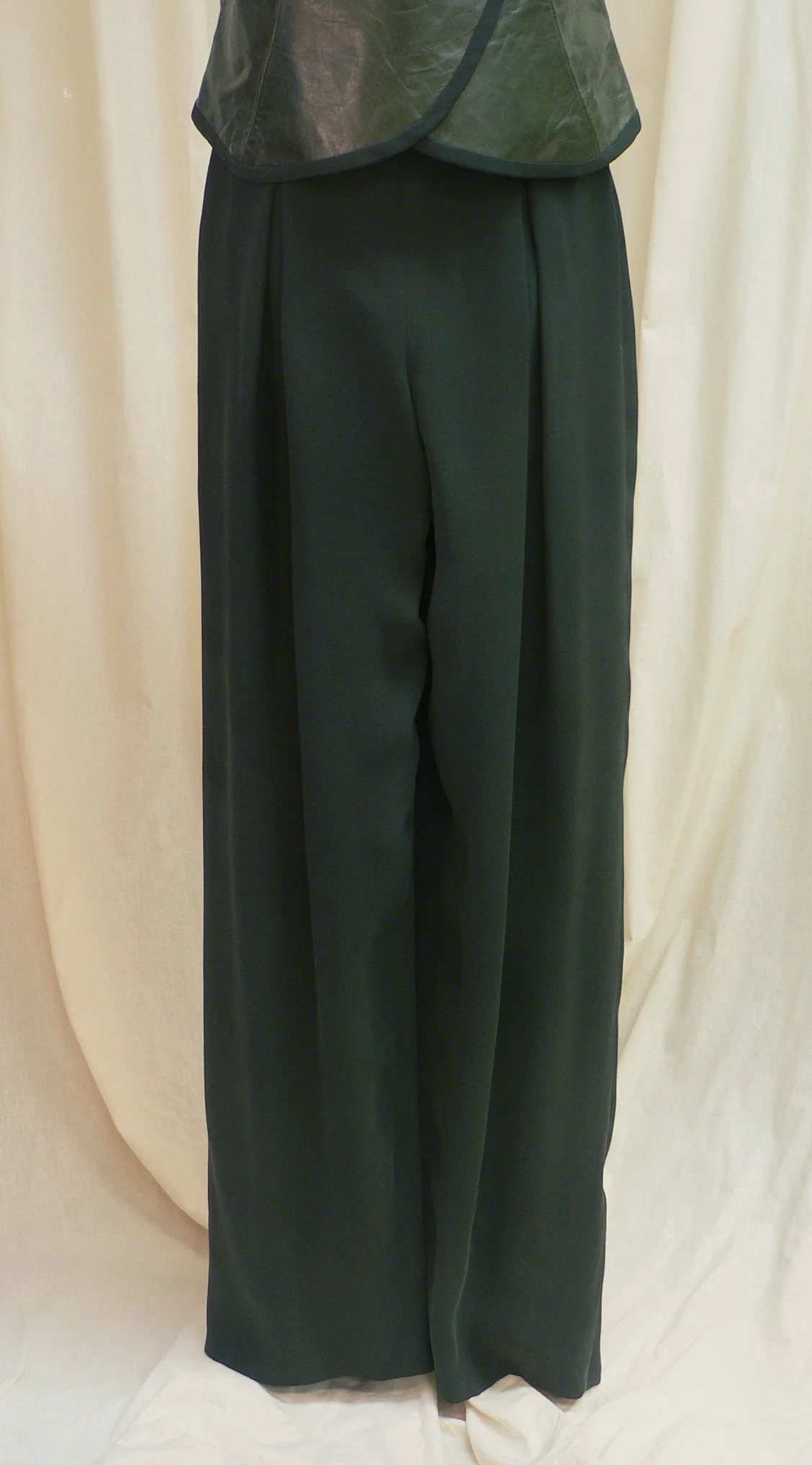 ensemble07_pants_detail.jpg