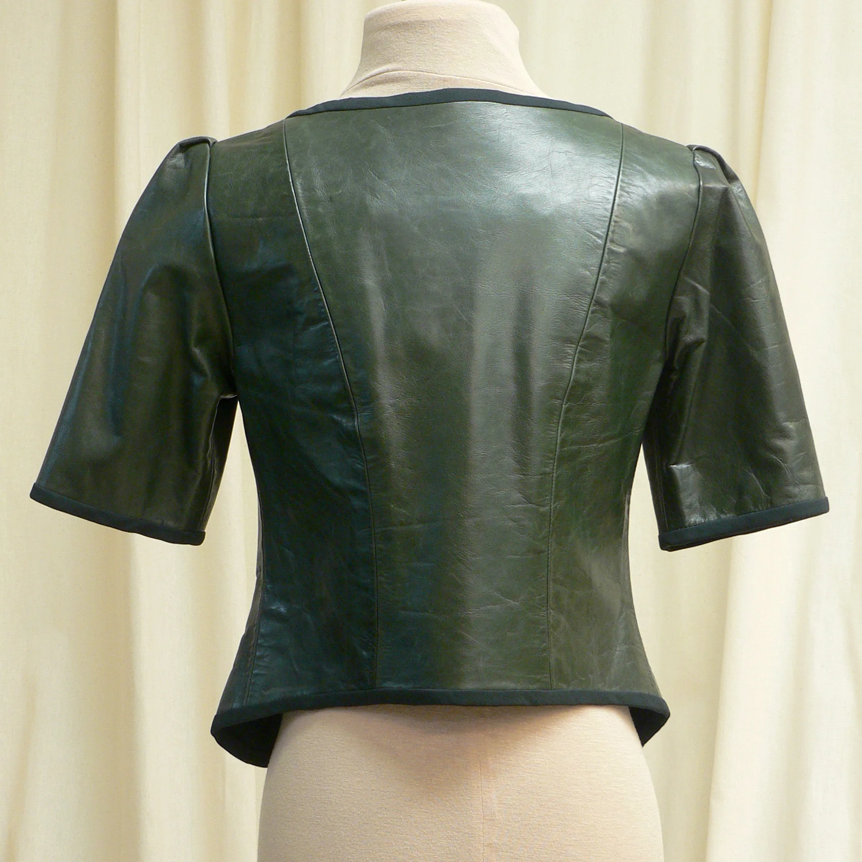 ensemble07_top_back.jpg