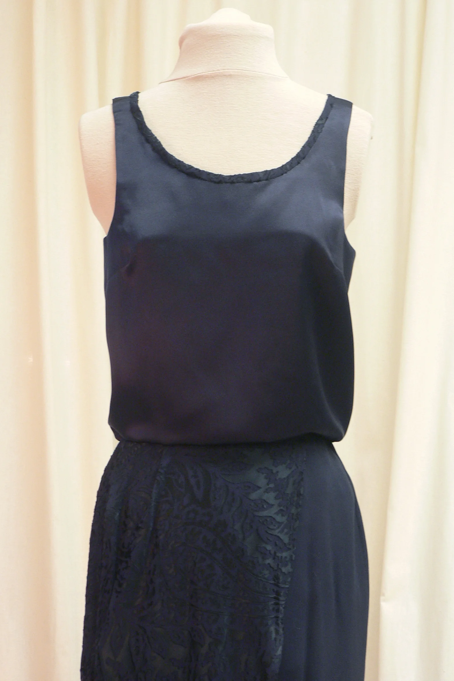 ensemble09_front2_detail.jpg