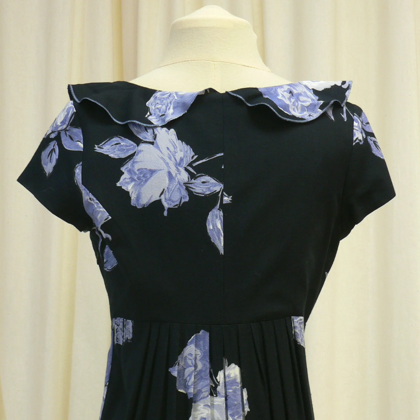 casual026_back_detail.jpg