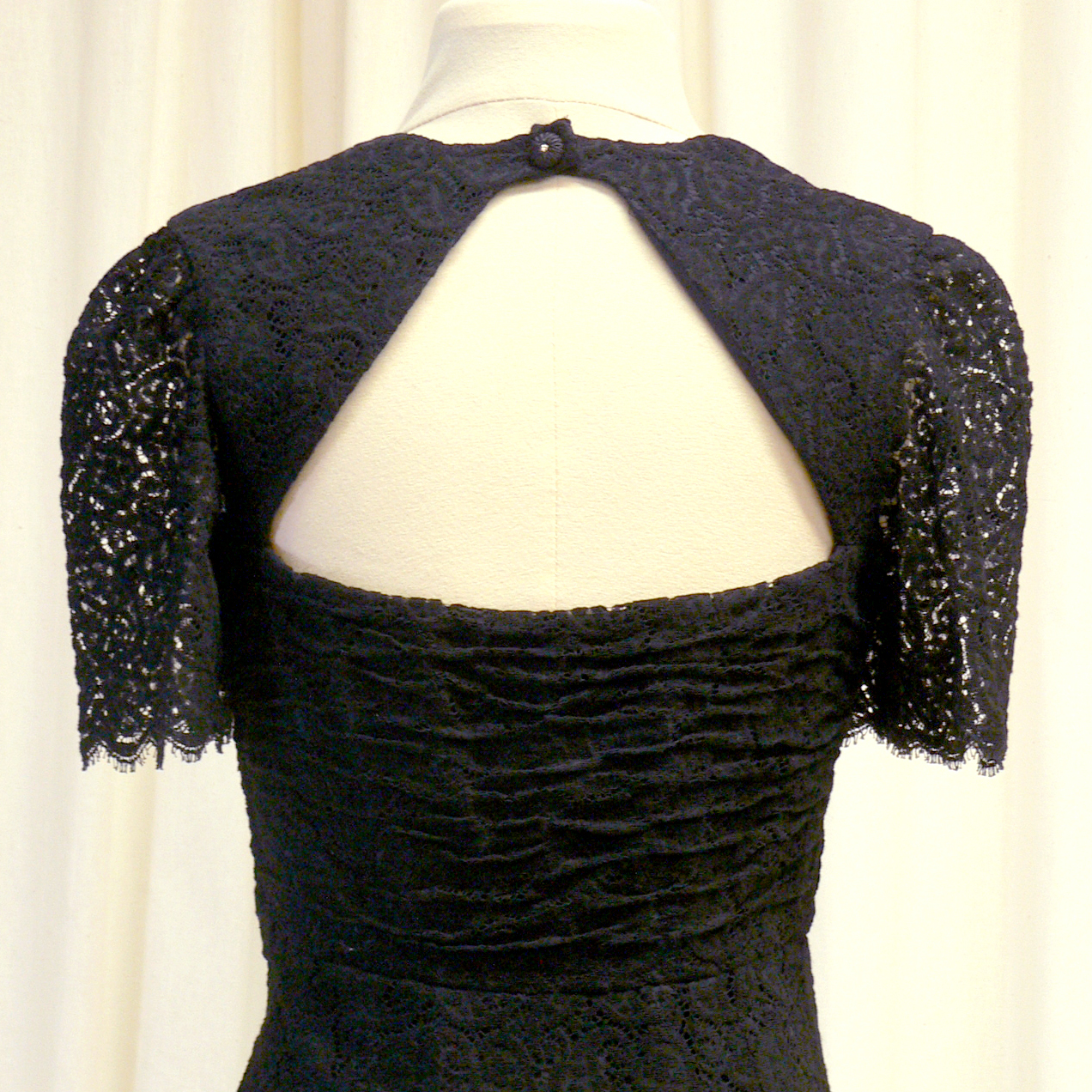 dressy009_back_detail.jpg