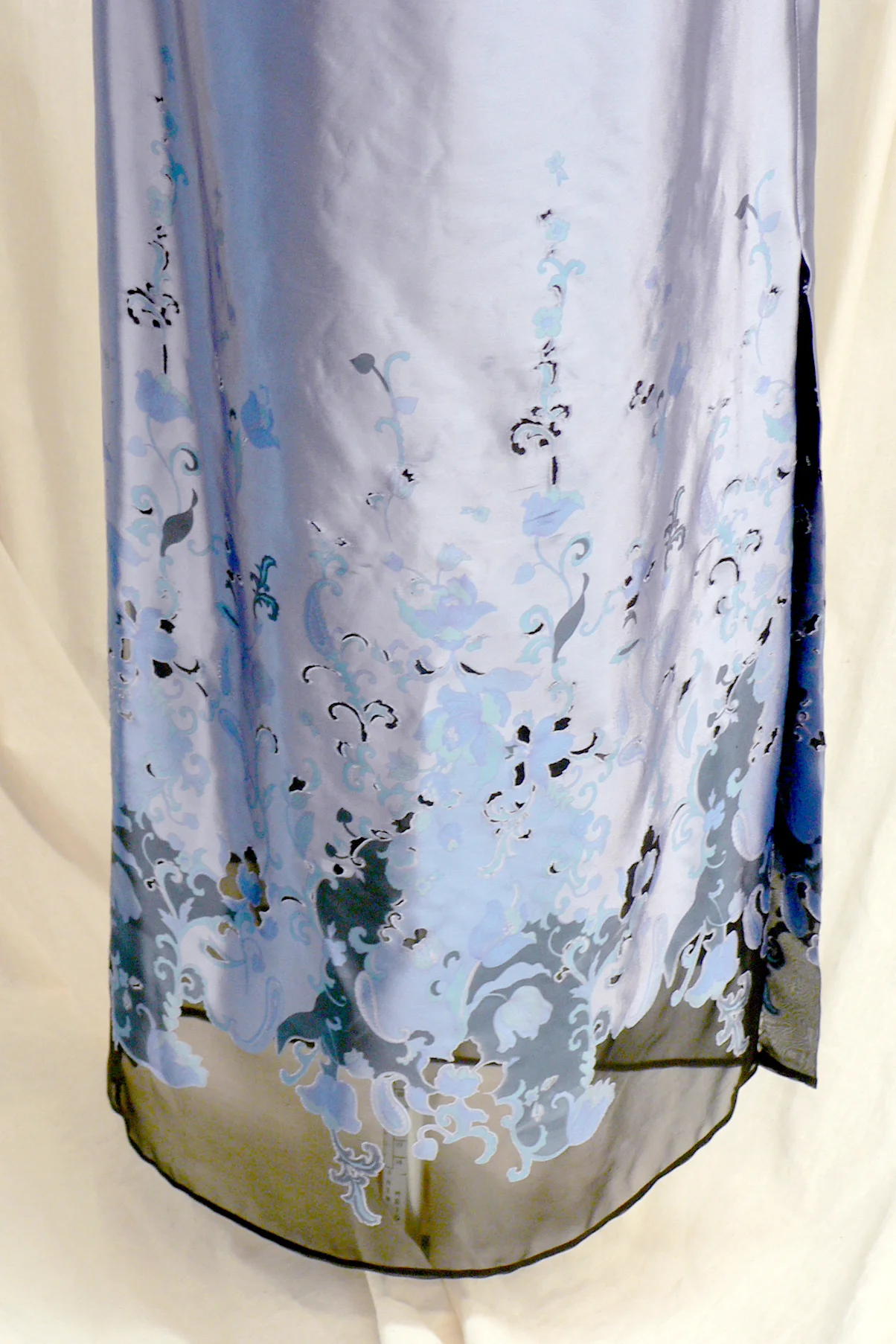 dressy015_front_detail_hem.jpg