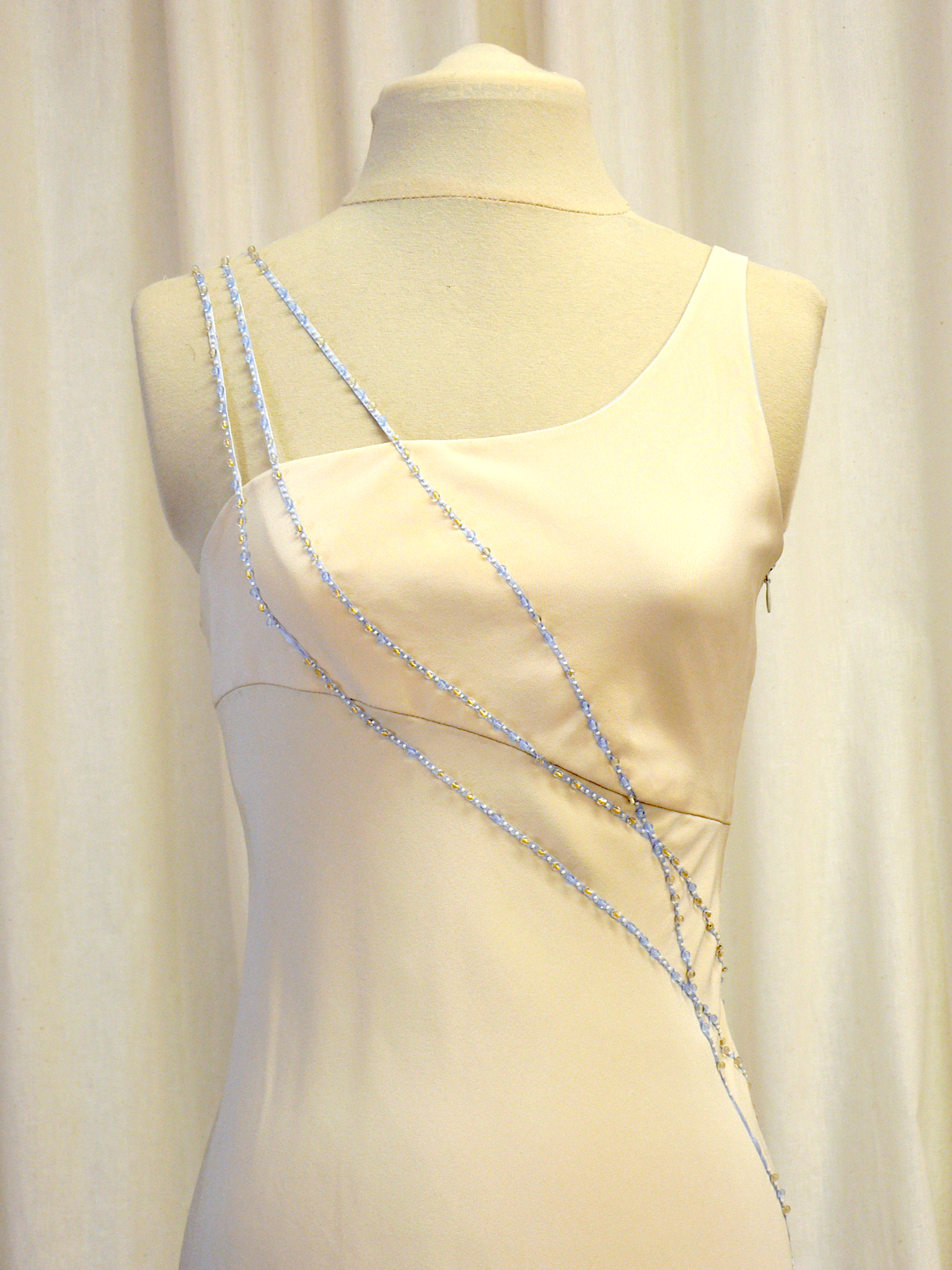 dressy016_front_detail.jpg