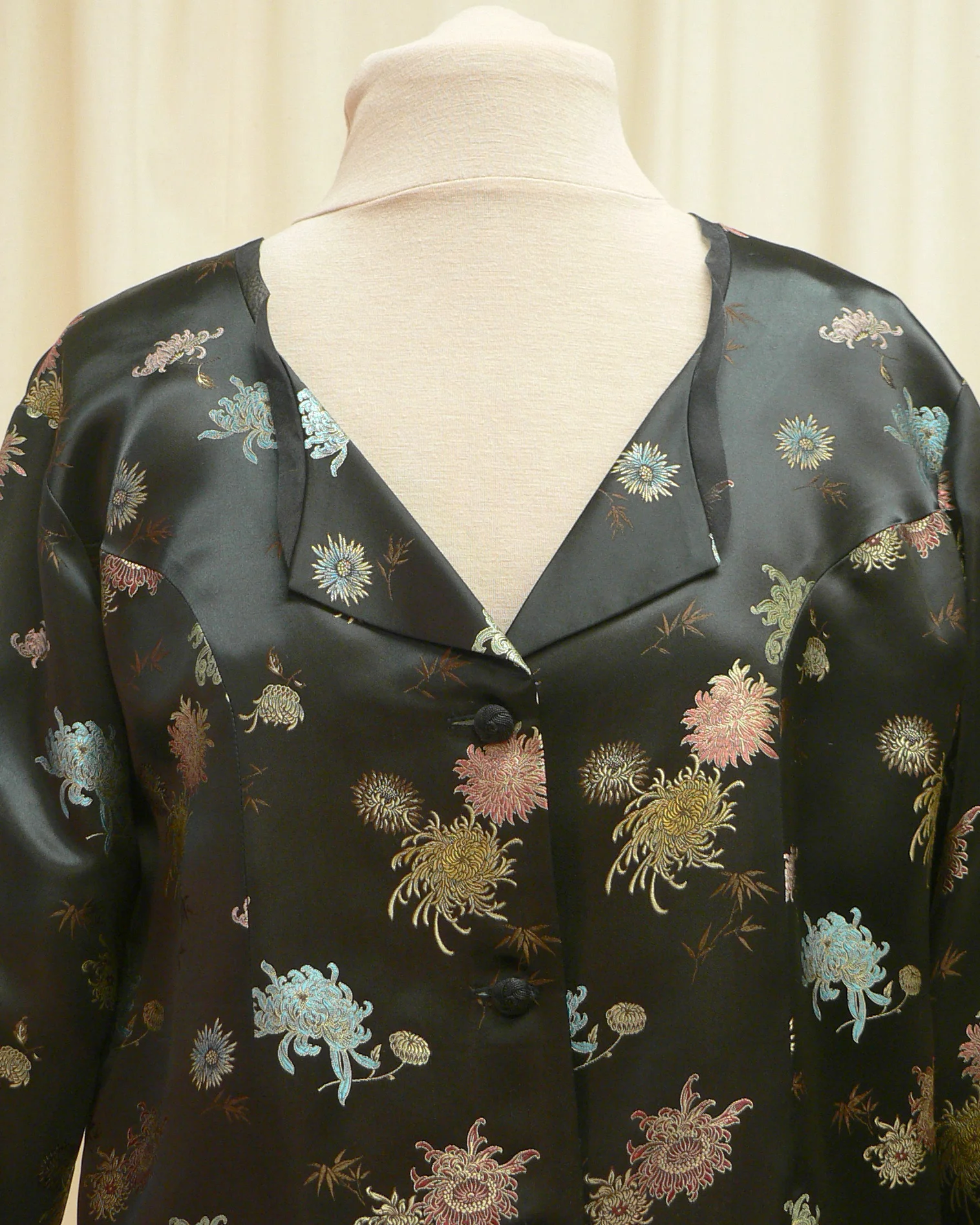 tunic05_front_detail.jpg