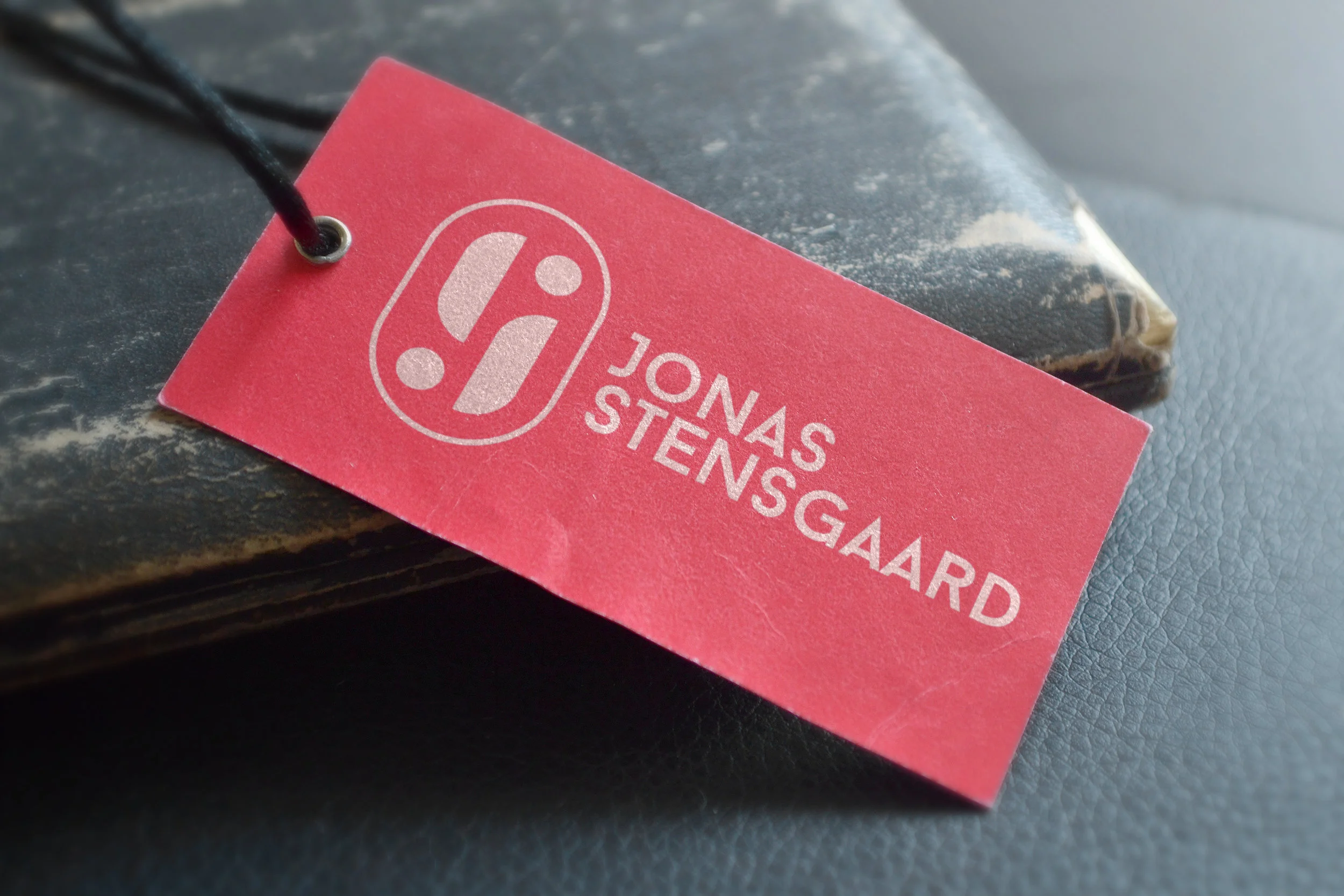 logo label mockup V1.jpg