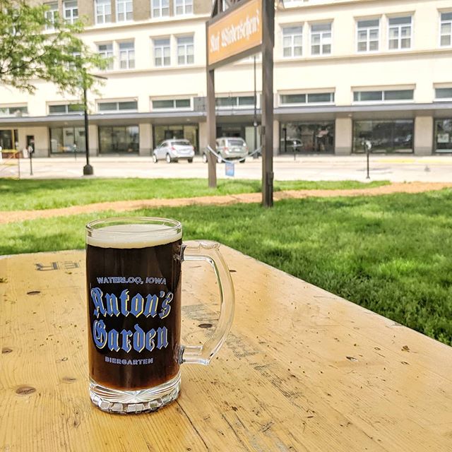 It's that time of year -- My Waterloo Days! Show us your MWD pin and get $1 off your first pint at Anton's Garden. We've got the perfect spot to watch the parade, take a break between events, or end your evening. Cheers! 🍻