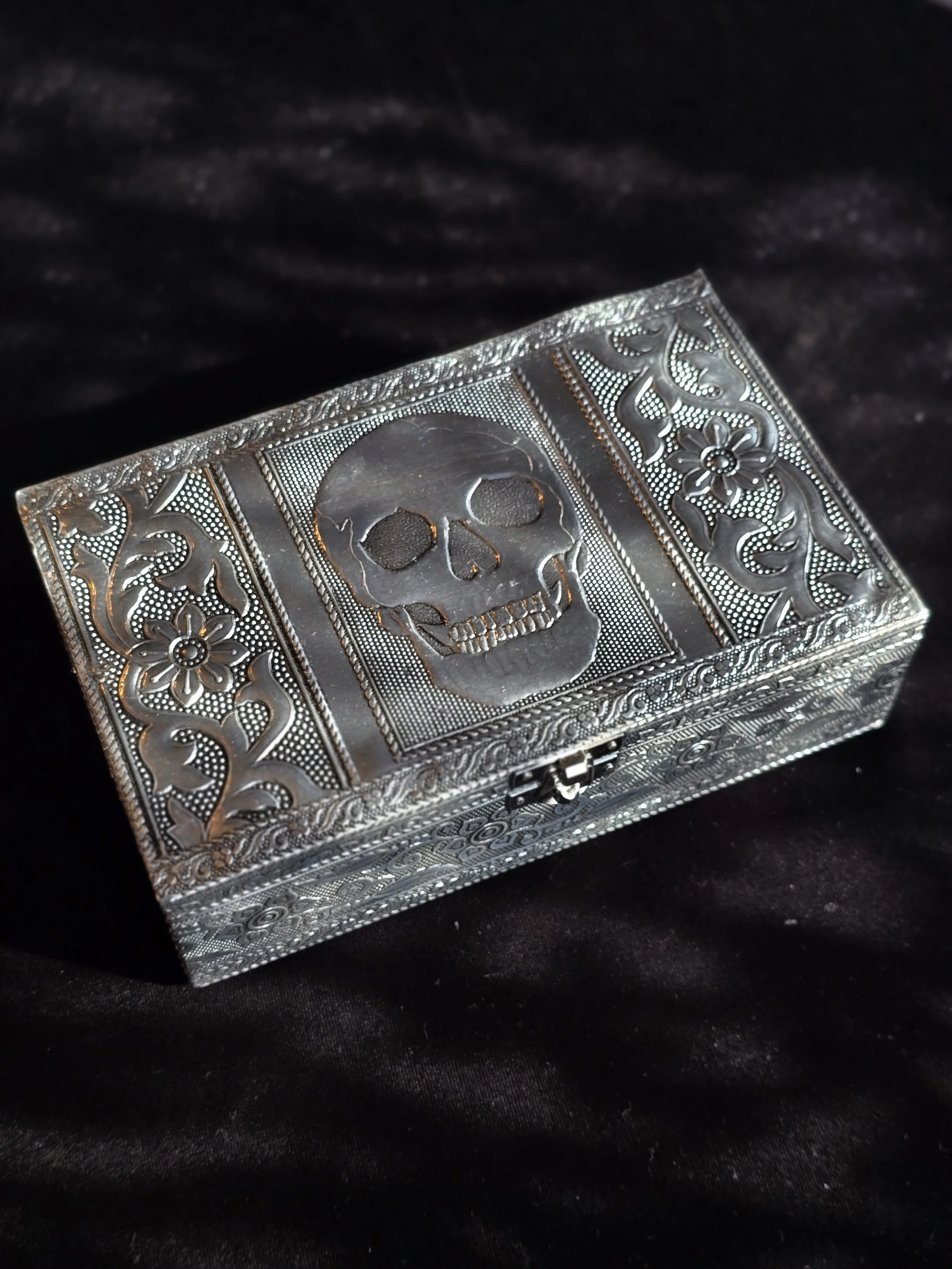 Skull Keepsake Box (Copper or Silver)