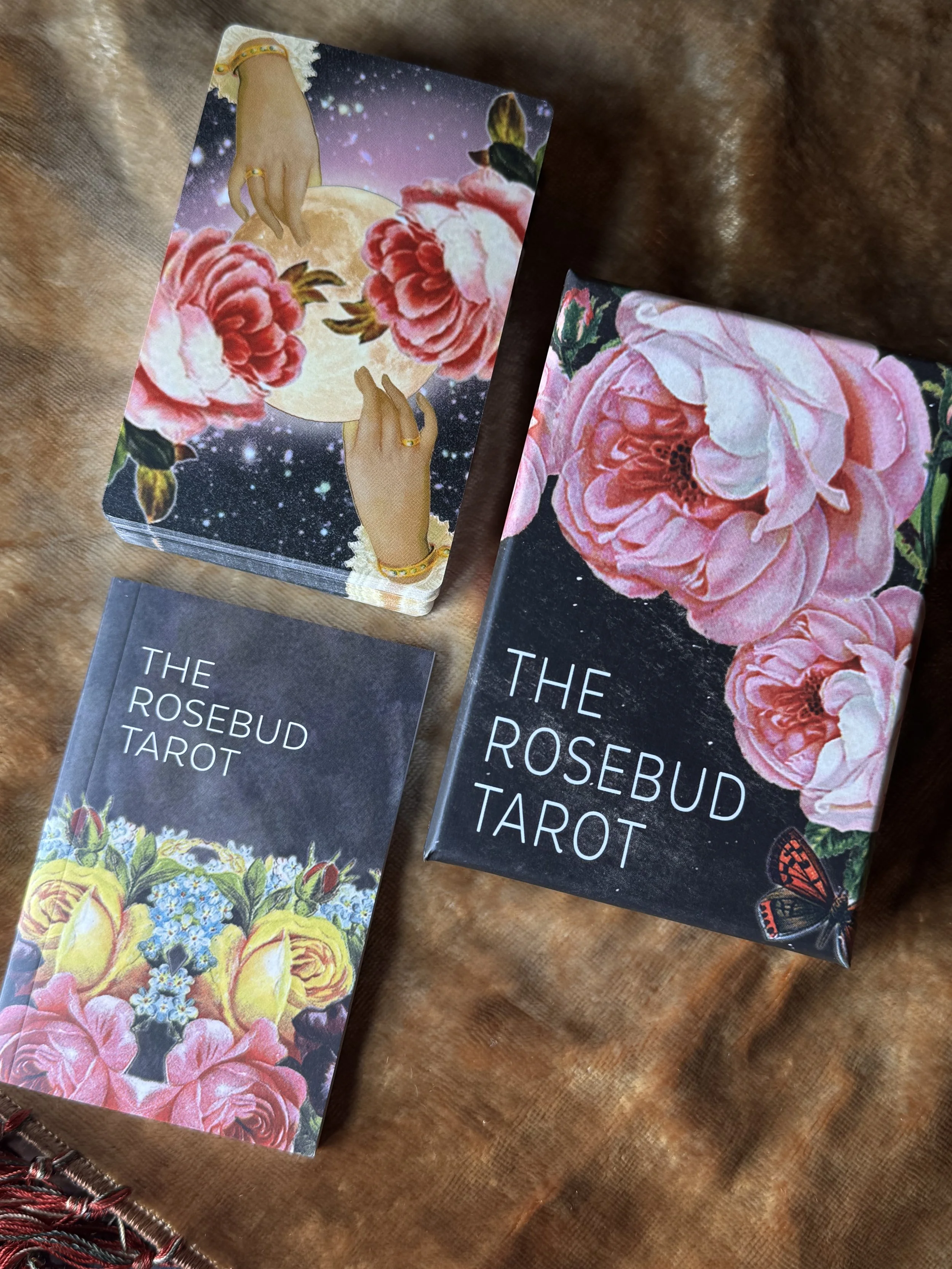 A collage-style tarot deck, The Rosebud Tarot was written by Diana Rose Harper and illustrated by Amanda Stillwell.