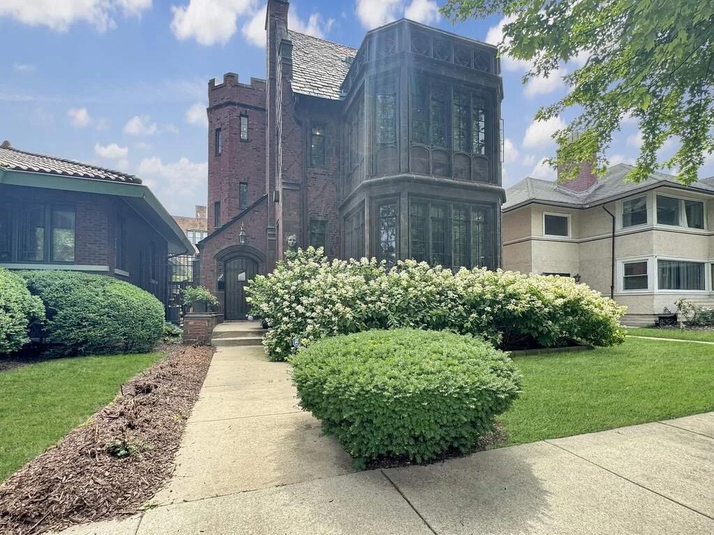 6909 S Chappel Avenue