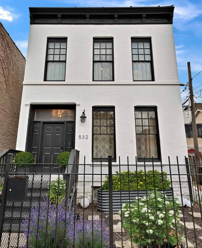 532 N Claremont Avenue