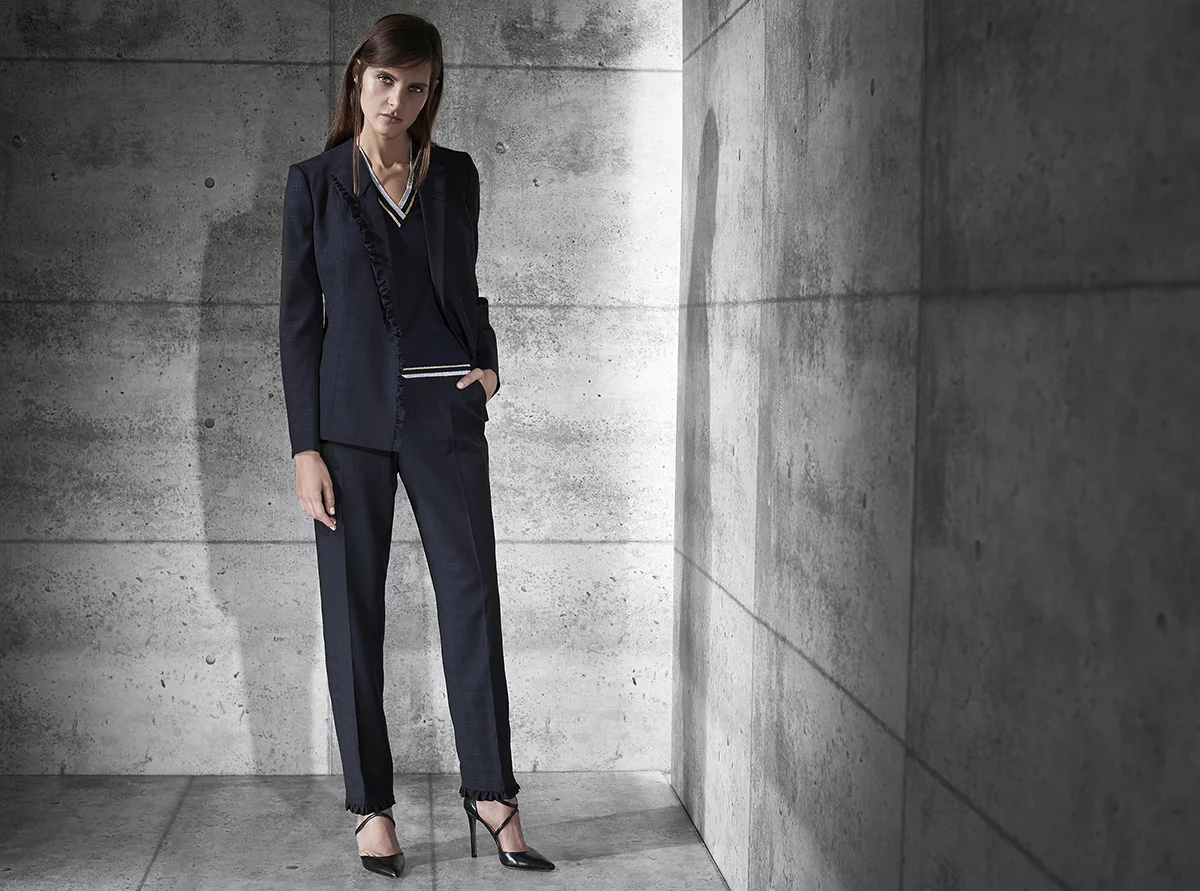 Italian-women's-suit.jpg