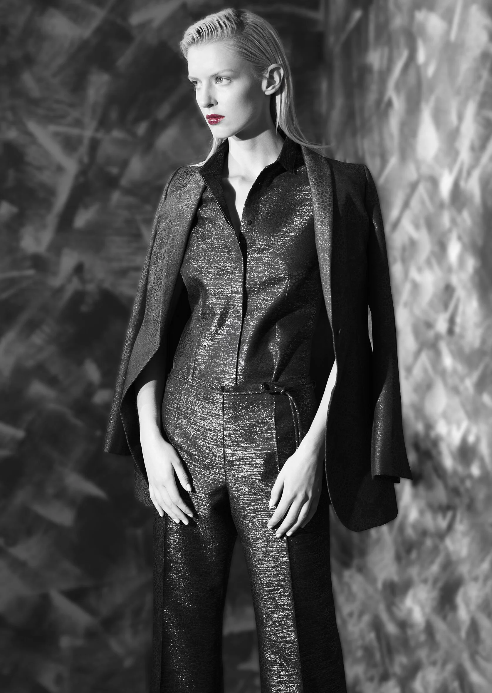 Abstract lame jacquard jacket with belt tie and tapered leg trouser onyx midnight opal garnet Abstract lame jacquard sleeveless shirt and wide leg trouser with belt tie onyx midnight opal garnet