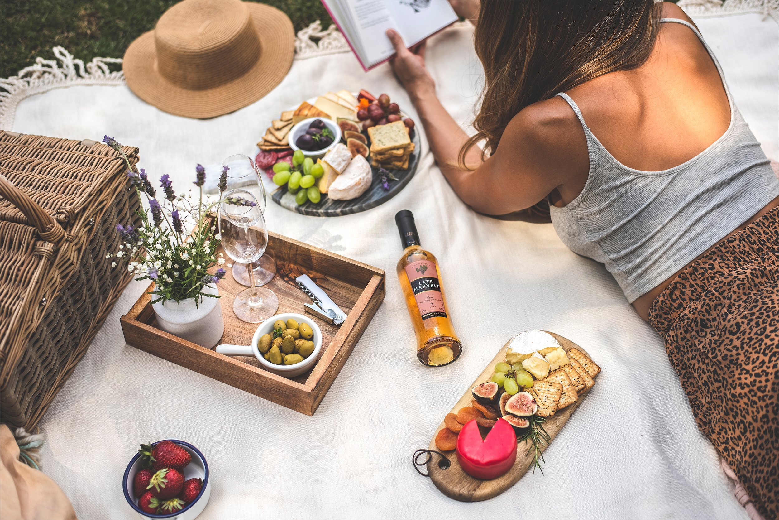diestro_studio_diego_agurto_late_harvest_rose_wine_pairing.jpg