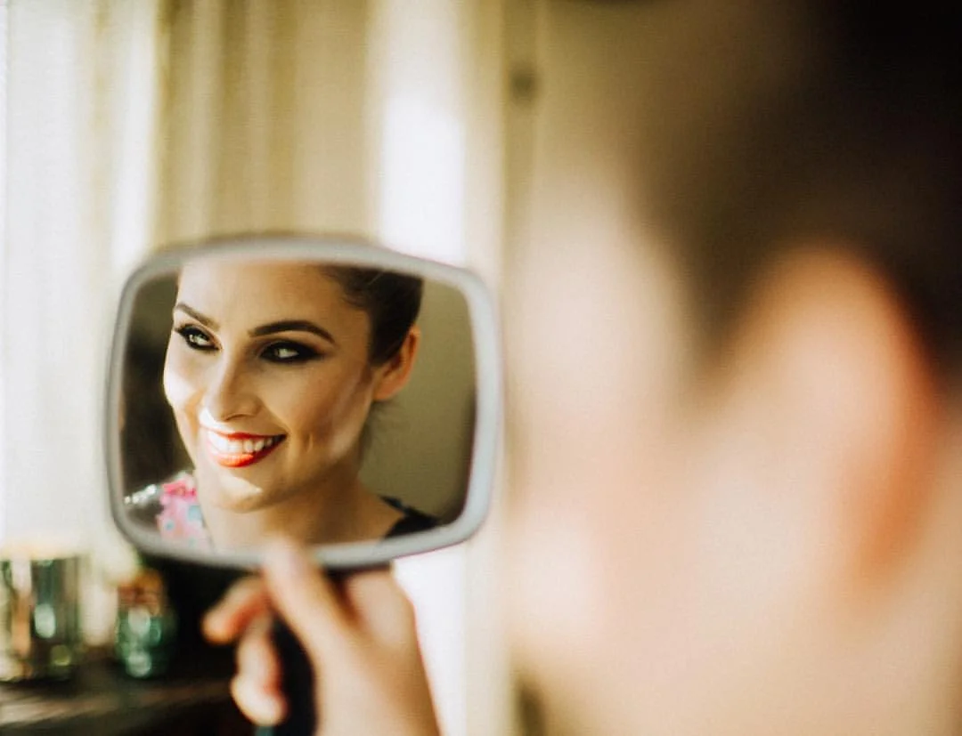 oyV2daS7_Hair_and_Make_Up.jpg