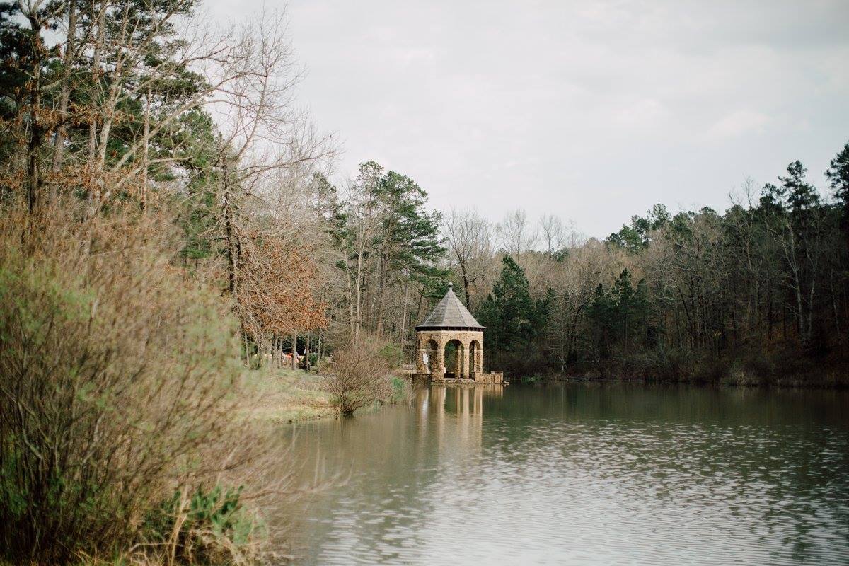 SJTbtpEk_gazebo.jpg