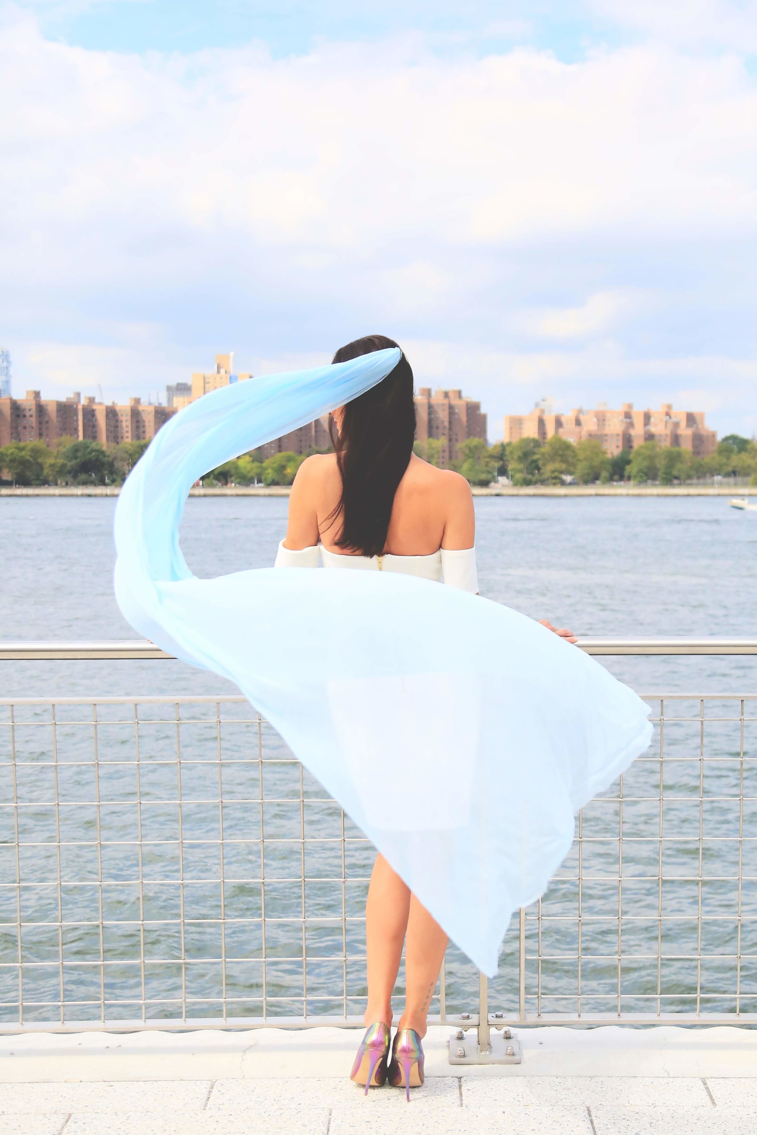 CAPANIA Silk Crinkle Veil