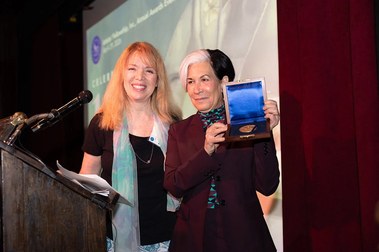 lectern_Jes_sharon_medal.jpg