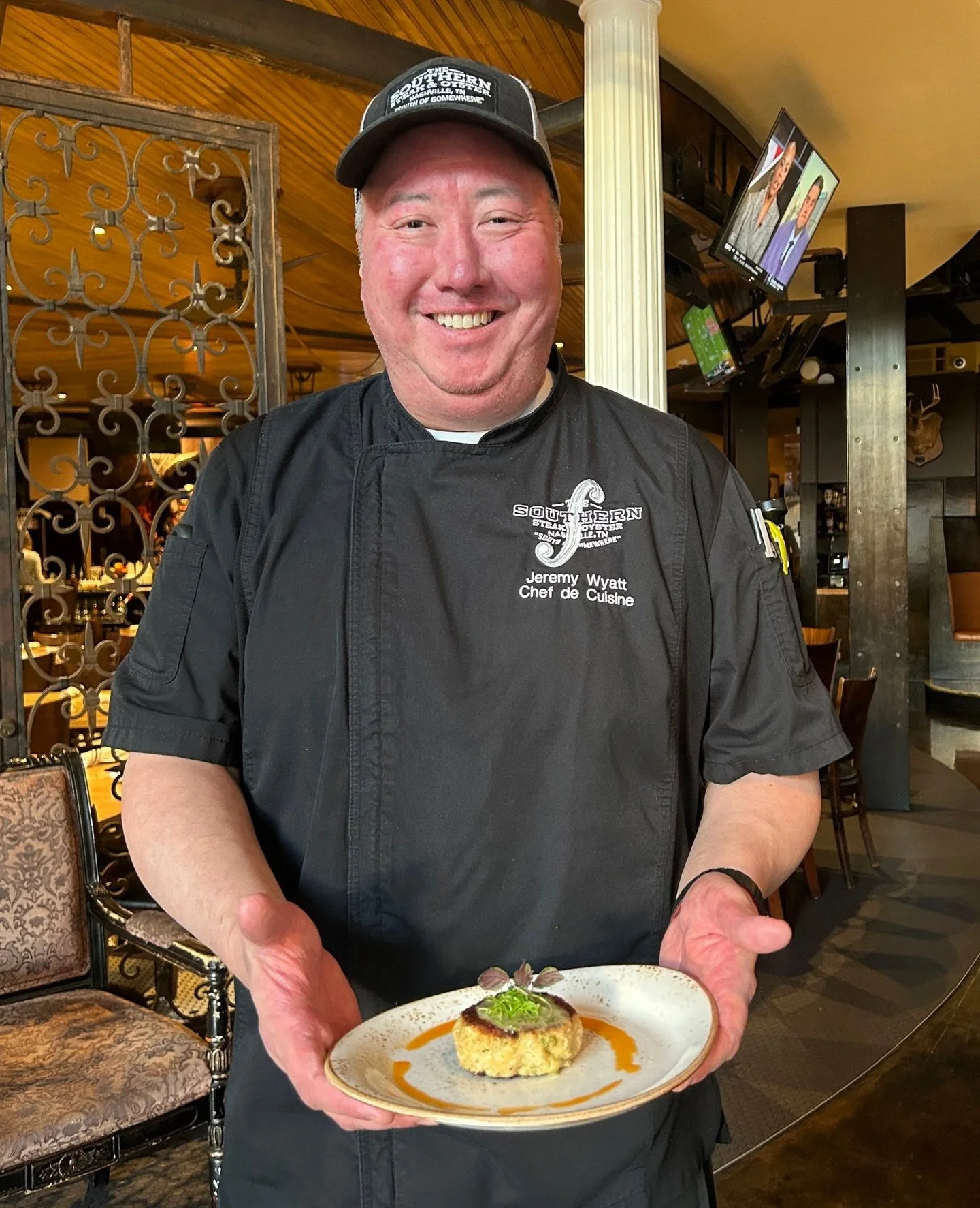 Chef de Cuisine Jeremy Wyatt is showing off his delicious crab cake appetizer. It was such a popular special that we decided to add it to the regular dinner menu! 🦀⁠
⁠
Don&rsquo;t forget to book your Valentine&rsquo;s Day reservations or your partne