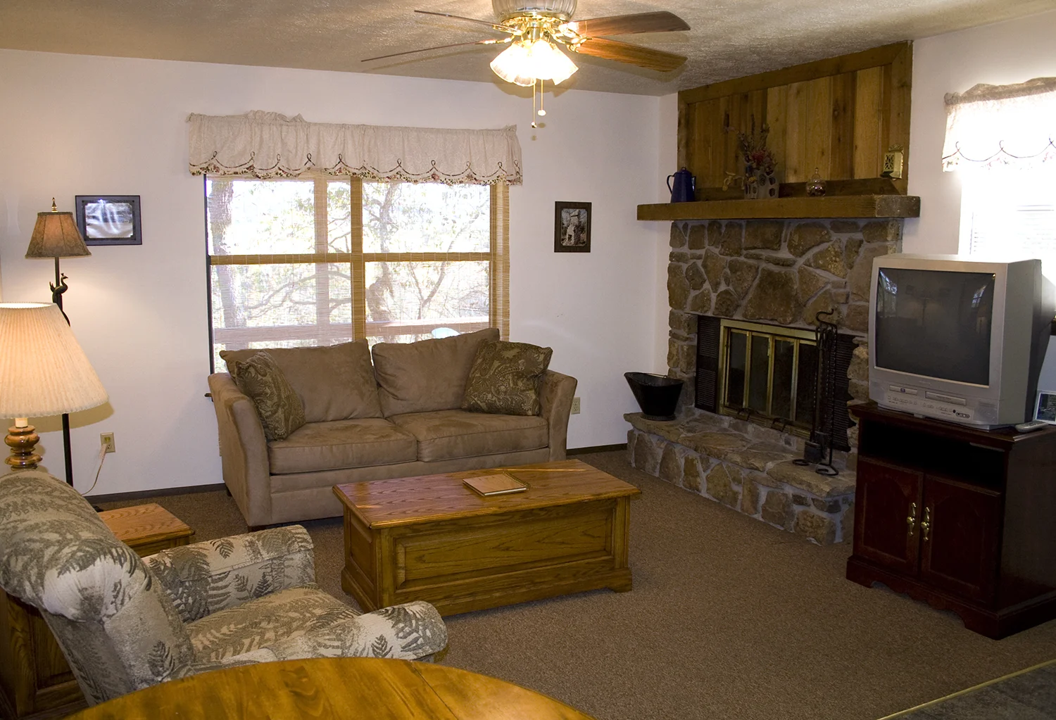 Cabin 9_living room.jpg