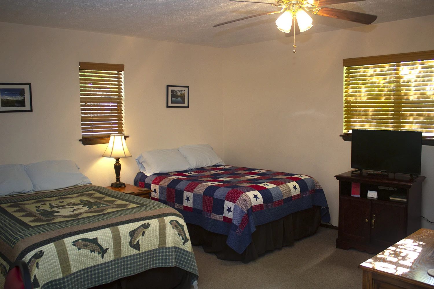 Cabin 8 beds.jpg