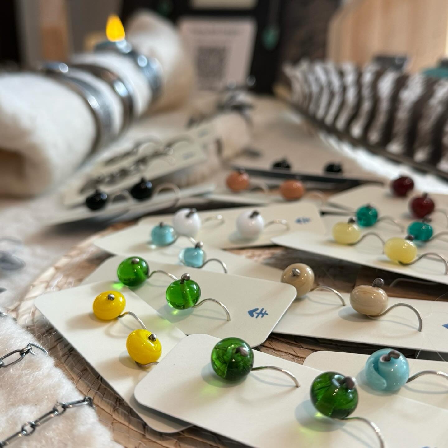 Making glass beads for the Bizarre Bazaar at Studio &amp;! Come and visit us! Dec 12, 13 and 14!🎉🙌🏼💥

@anddurango