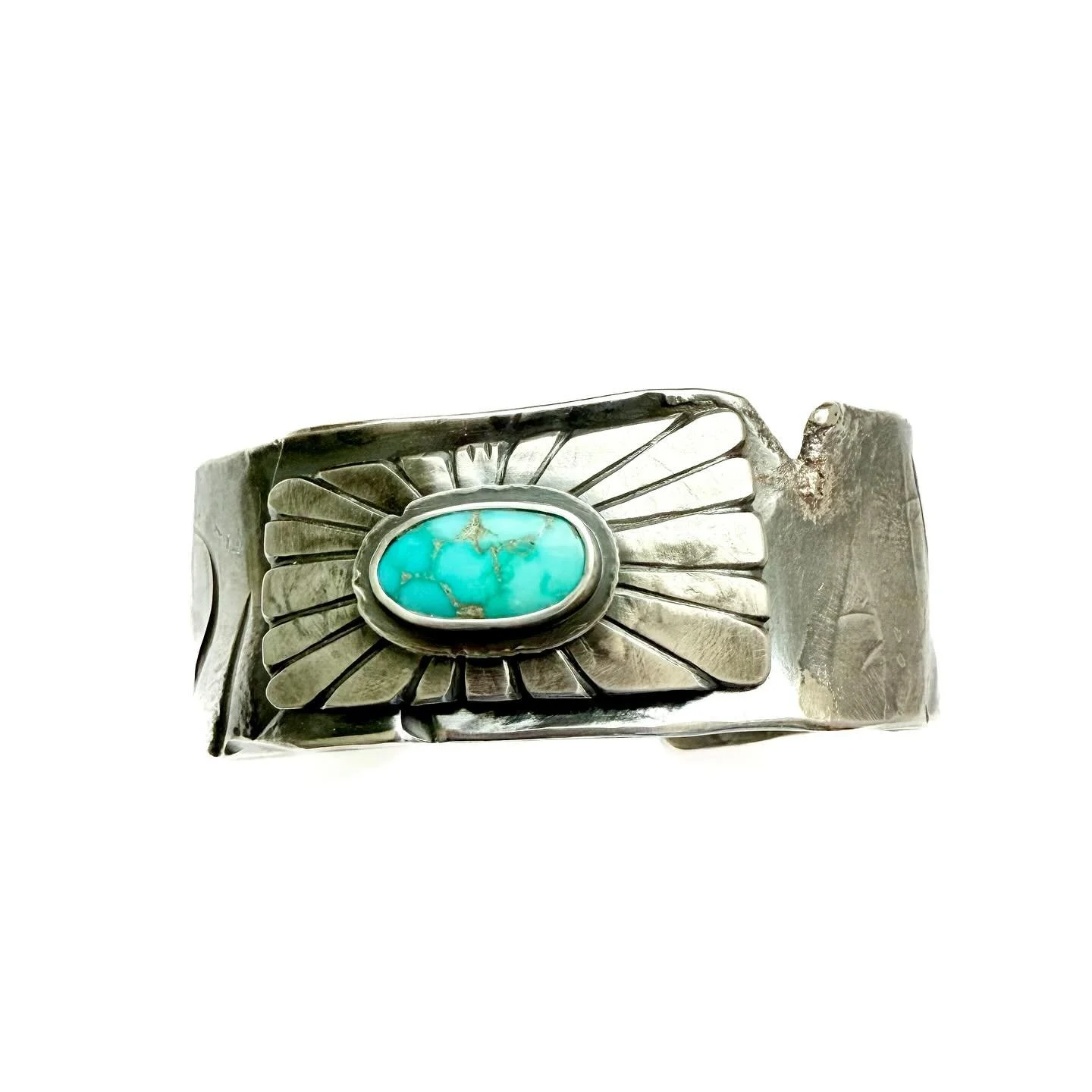 Hi Friends🩵This is my latest cuff made with Blue Jay Mountain Turquoise, and a lot of emotion. This one is bold, just like you!

Size: 6&rdquo; inside from tip to tip, 
with 1 1/4&rdquo; opening. 1&rdquo; wide.

✨traceybelt.com ✨