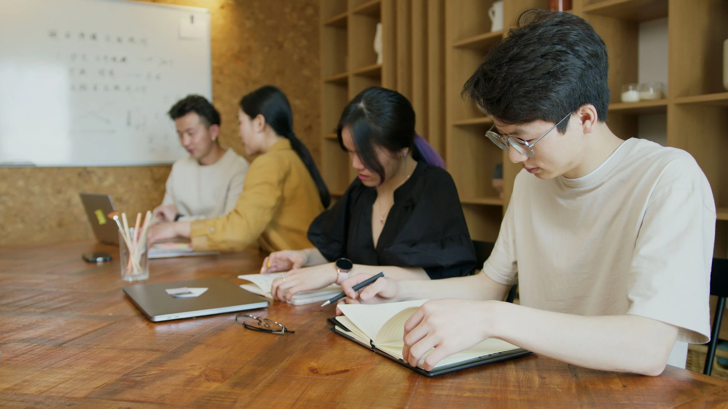 Why Foreigners Want to Learn English and What Makes the Journey Difficult