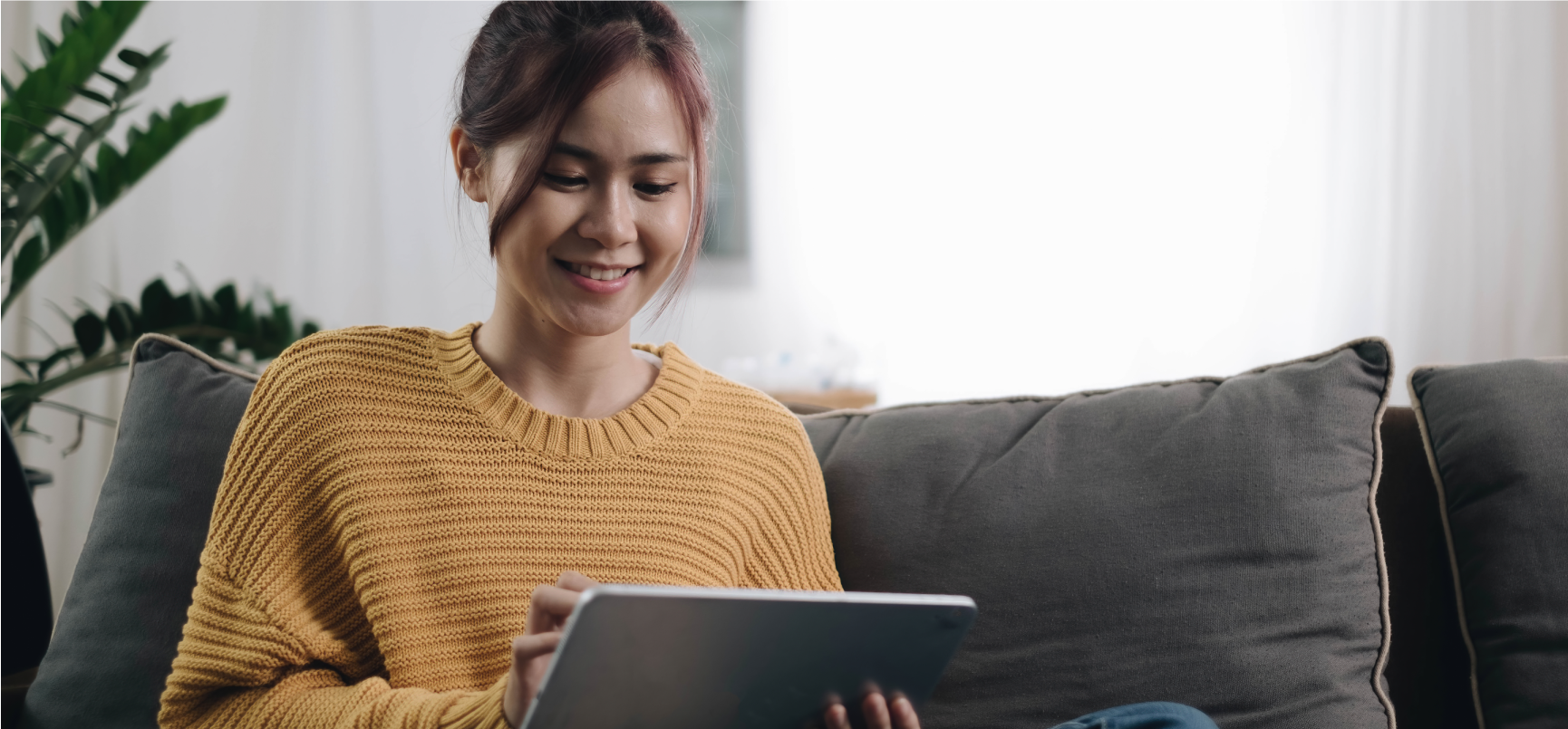 Freepik woman home device cropped a.png