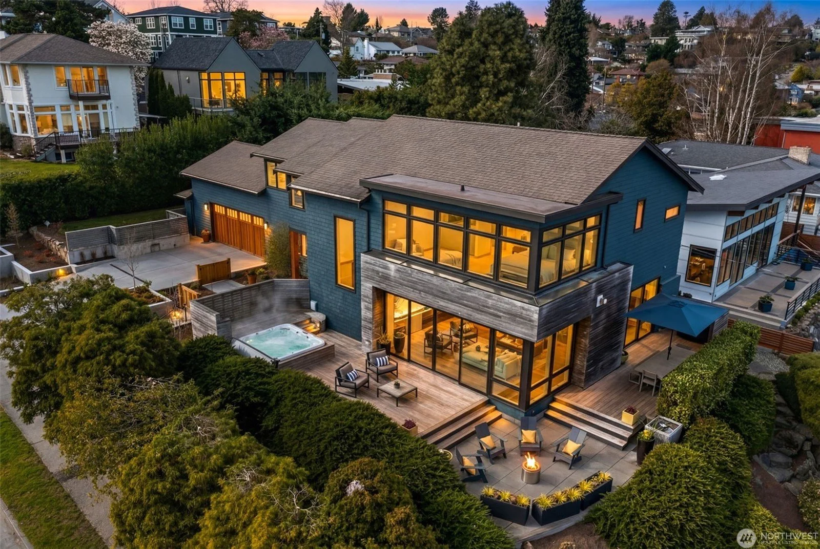 2506 W Halladay St - Magnolia