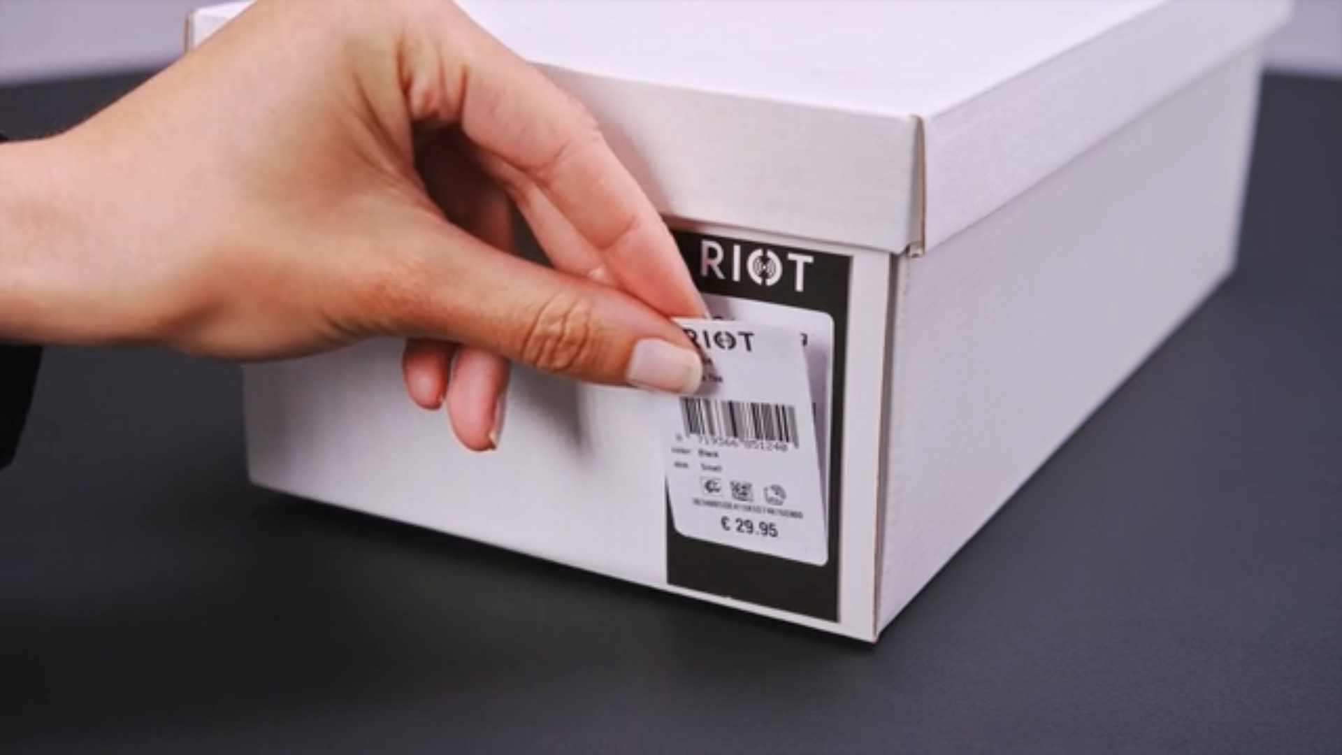 RFID Technology for Retail Stores | RIOT Insight