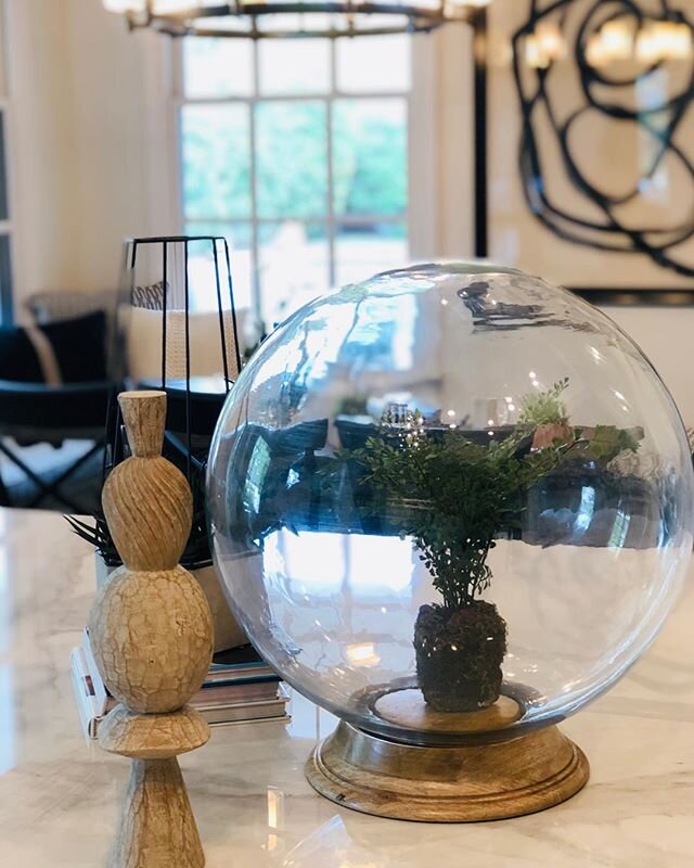 This little accessory trifecta brings so much light and sparkle to this once dreary island space.  #kitchenisland#interiordesign #accessories#lovewhereyouliveaz