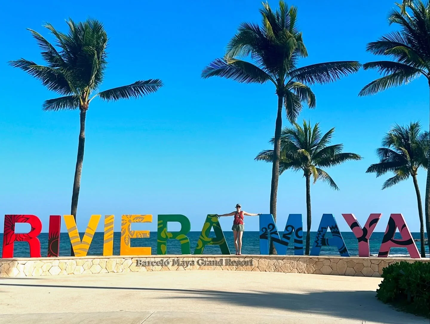 Epic weekend @justwannaweekend 

Long time friend, new friends, SO . MUCH . MUSIC, sun, rain, beach, yoga, joy, live taping of @glennondoyle podcast, kindness, sadness, fear ... it had it all!

Highly recommend escaping the coldest week of the year (