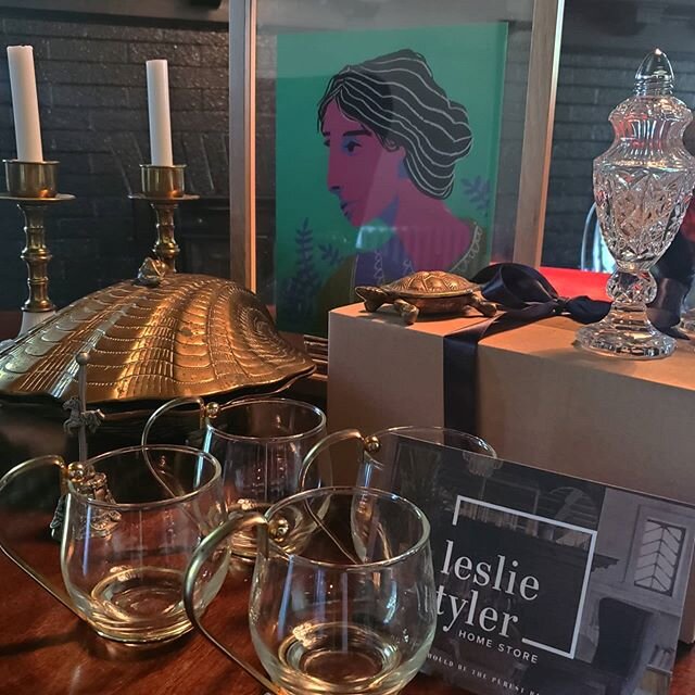 What's in the box?
.
ARTIST PRINTS.
.
Looking to begin curating your art collection? We collaborate with independent artist to bring new pieces to your home every month!
. 
CURATED VINTAGE WARES.
.
Unique, vintage pieces with give your home a curated