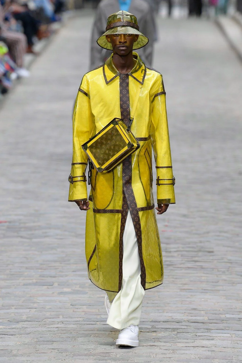 https___hypebeast.com_image_2019_06_louis-vuitton-men-spring-summer-2020-paris-fashion-week-runway-show-27.jpg