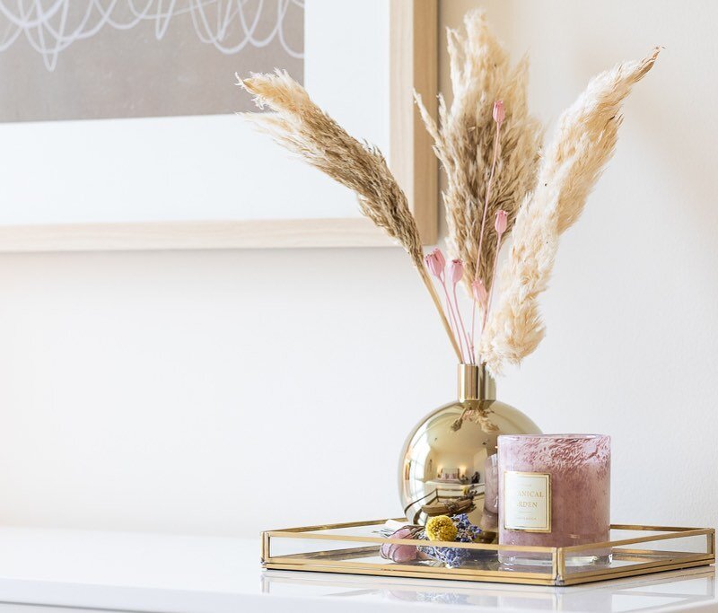Style your home with little things&hellip; #SydelleInteriors #loveyourhome 
.
.
.
#interiordesign #jcmakeityours @silvermanbuilding [📸 @_photosbyv_ ] #homestaging #homedecor #styleoftheday #jerseycitynj