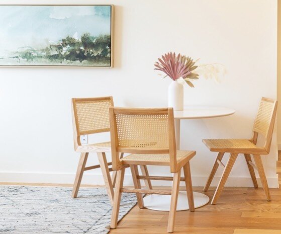 Feels like home. #SydelleInteriors
.
.
.
@silvermanbuilding #lovewhereyoulive #homestaging #interiordesign #canechairs [📸 @_photosbyv_ ] #interiordesign #loveyourhome #jcmakeityours #jcnj