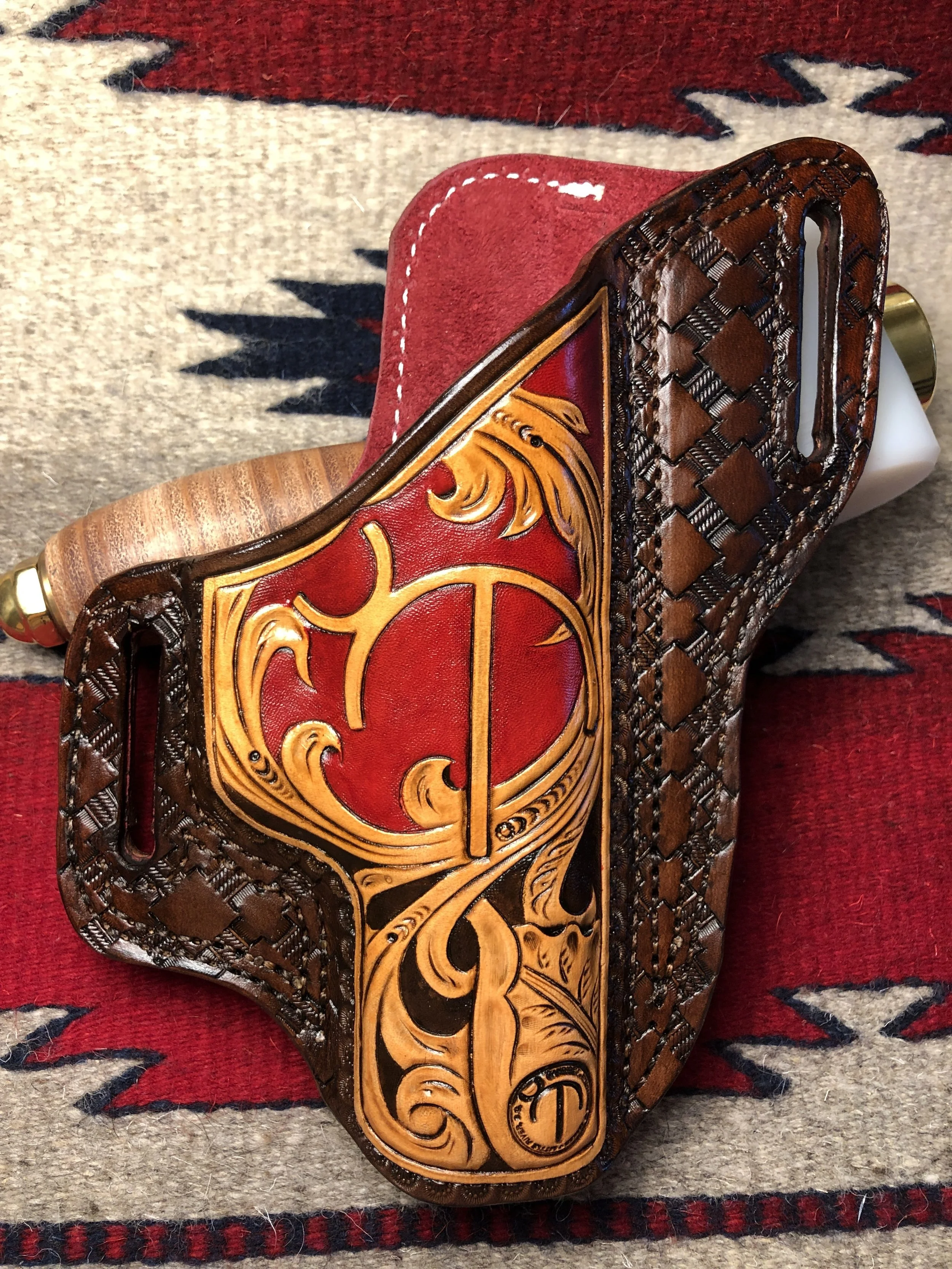 Glock20 10mm TBILC Brand with Floral Tooling Holster