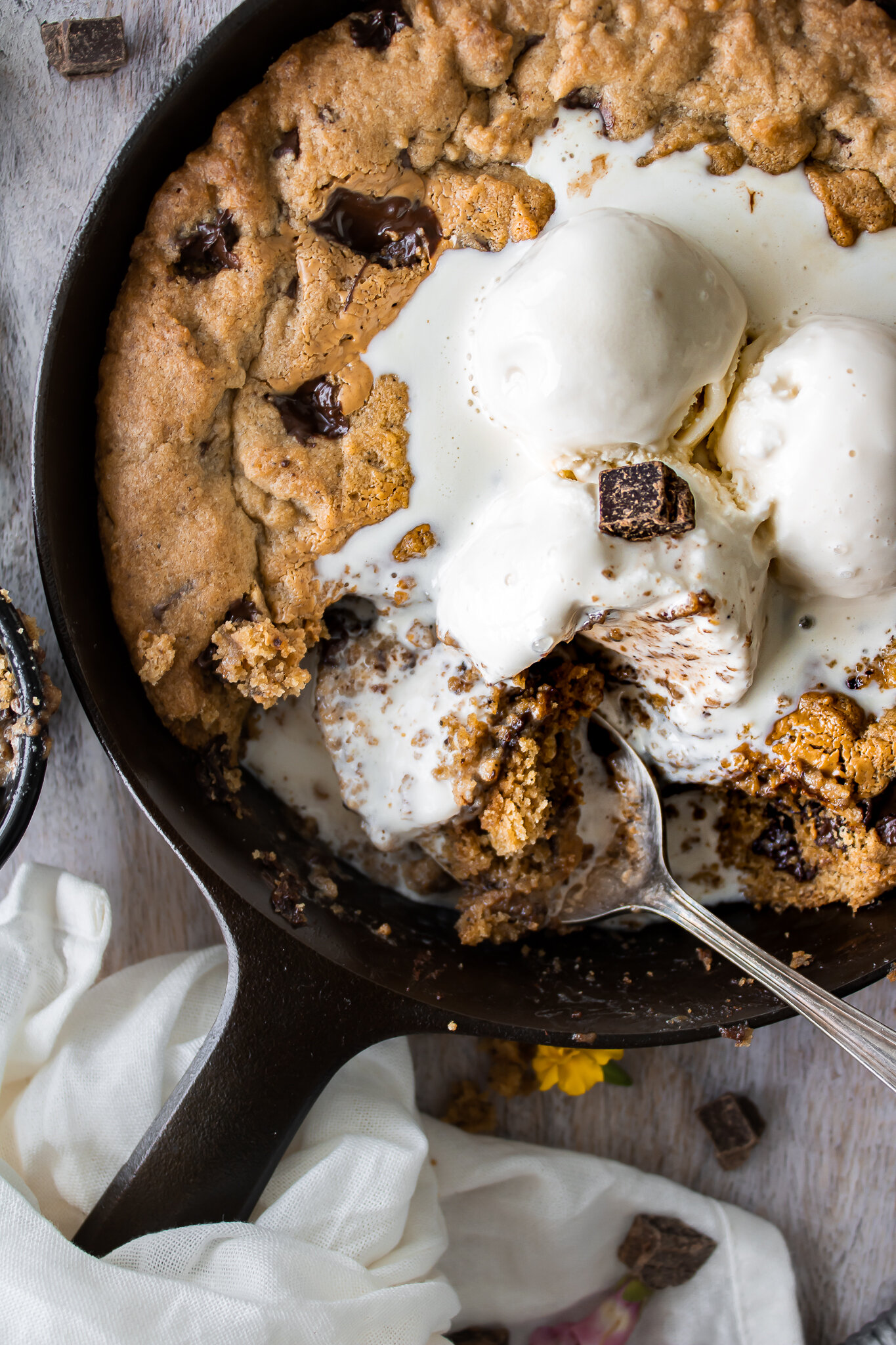 Perfect Skillet Chocolate Chip Cookie