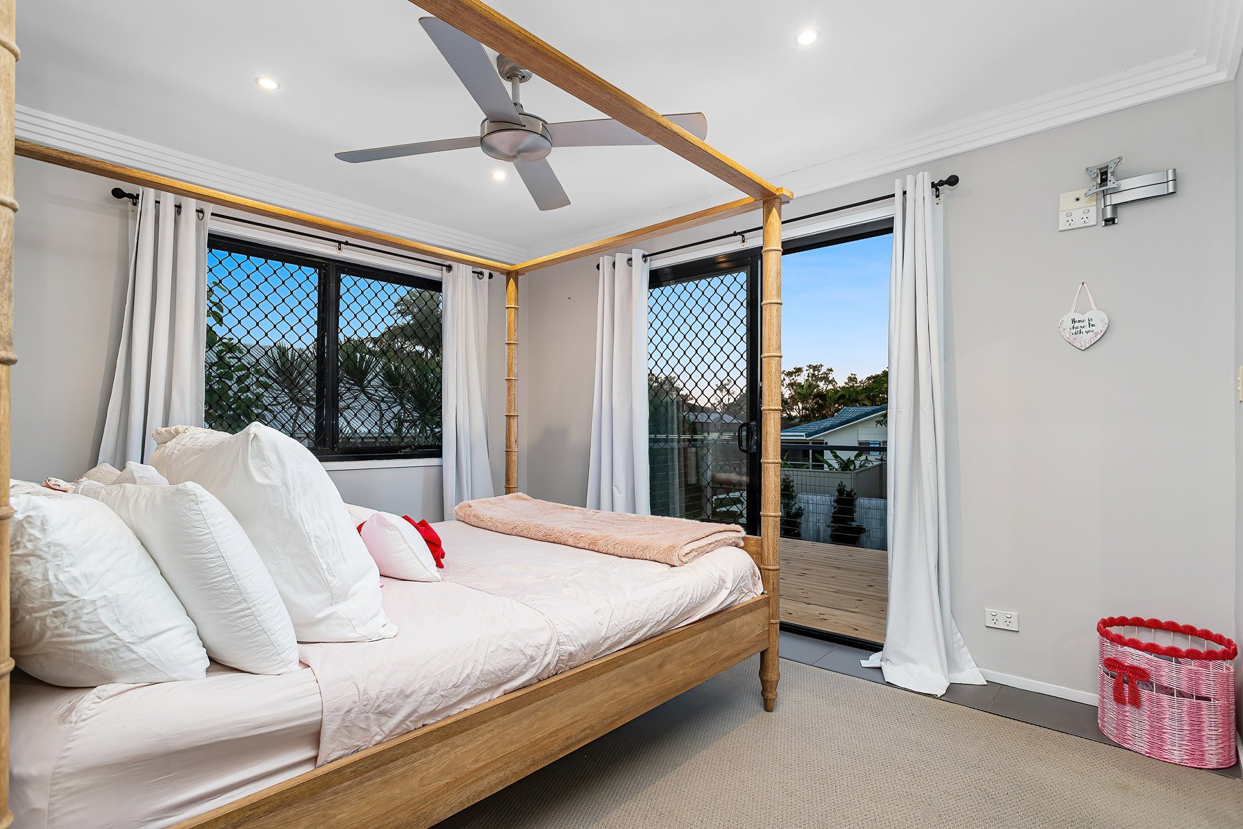 Digital-1-QLD---34-Errol-Ave,-Paradise-Point-QLD-4216,-Australia---0012.jpg