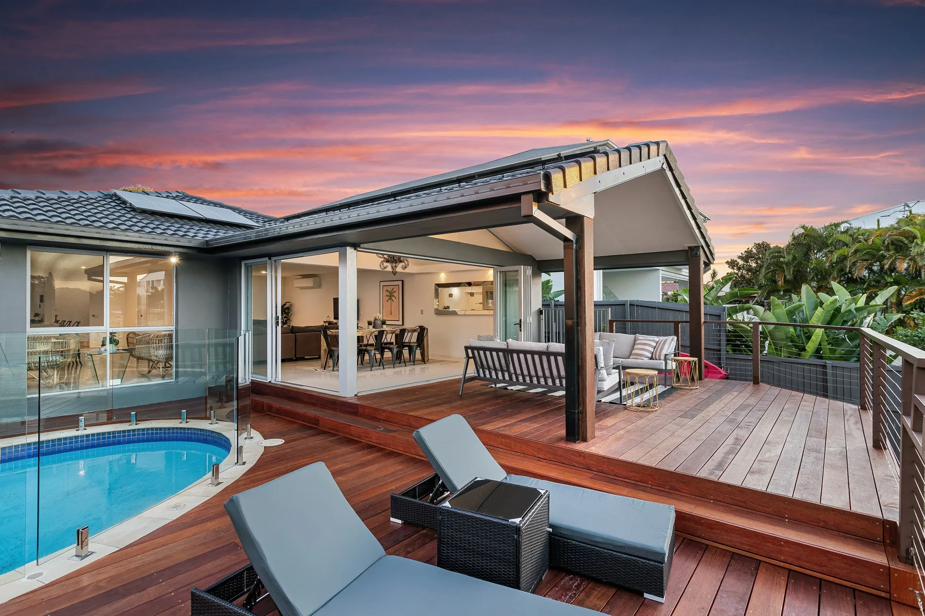 Digital-1-QLD---3-Merrimac-Blvd,-Broadbeach-Waters-QLD-4218,-Australia---Twilight---0021.jpg