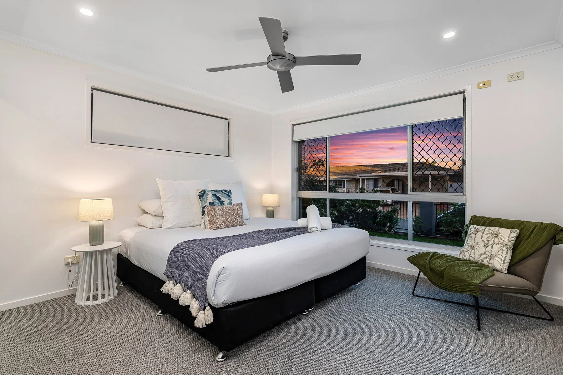 Digital-1-QLD---3-Merrimac-Blvd,-Broadbeach-Waters-QLD-4218,-Australia---Twilight---0030.jpg