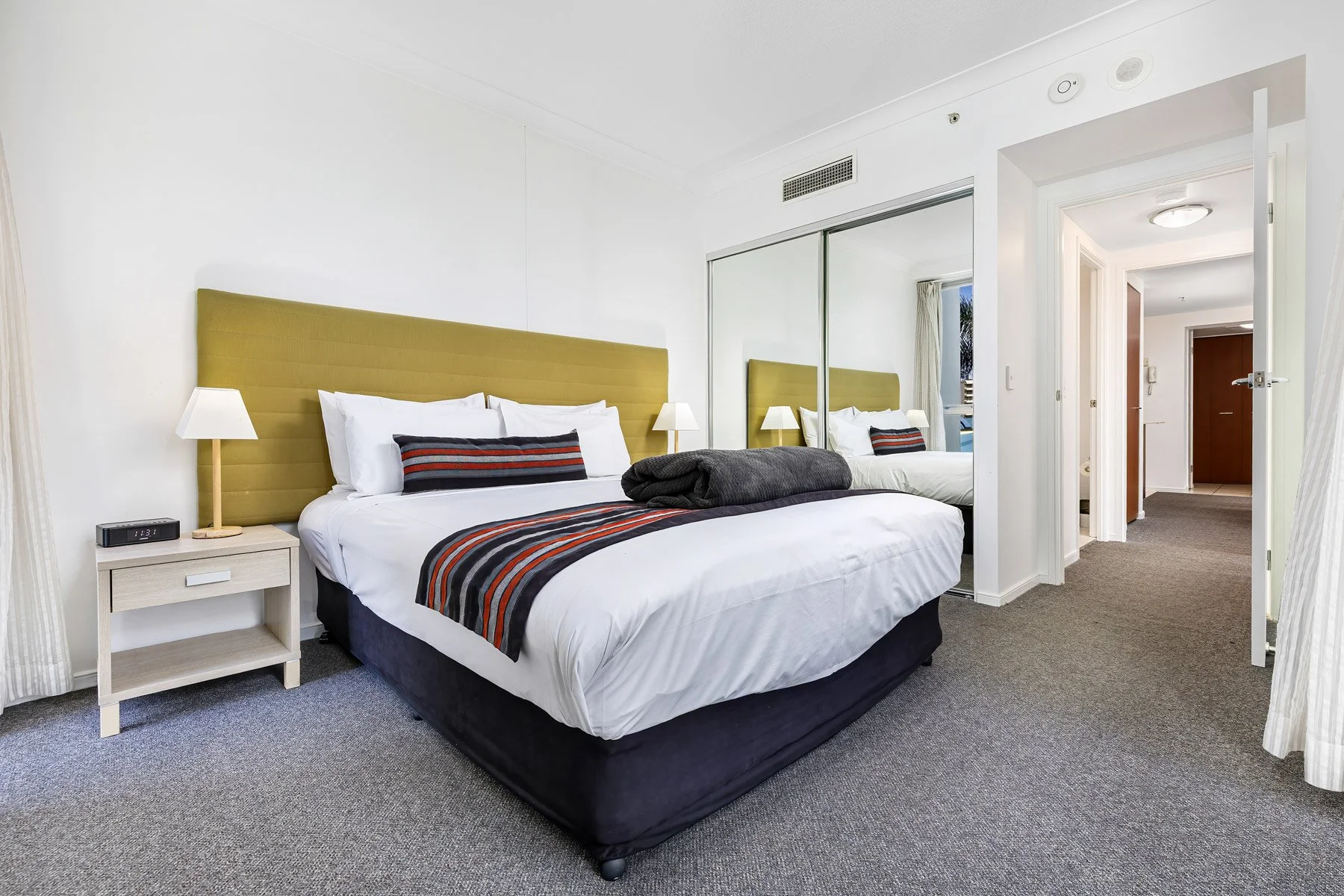 Digital-1-QLD---unit-3075-23-Ferny-Ave,-Surfers-Paradise-QLD-4217,-Australia---0012.jpg