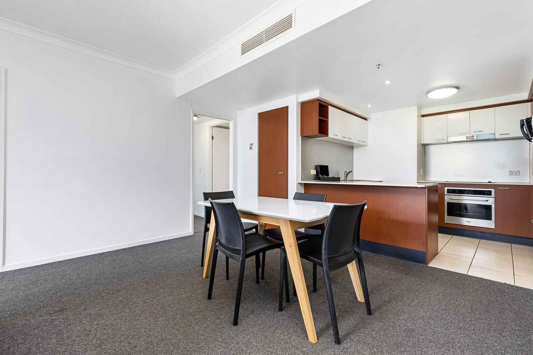 Digital-1-QLD---unit-3075-23-Ferny-Ave,-Surfers-Paradise-QLD-4217,-Australia---0013.jpg