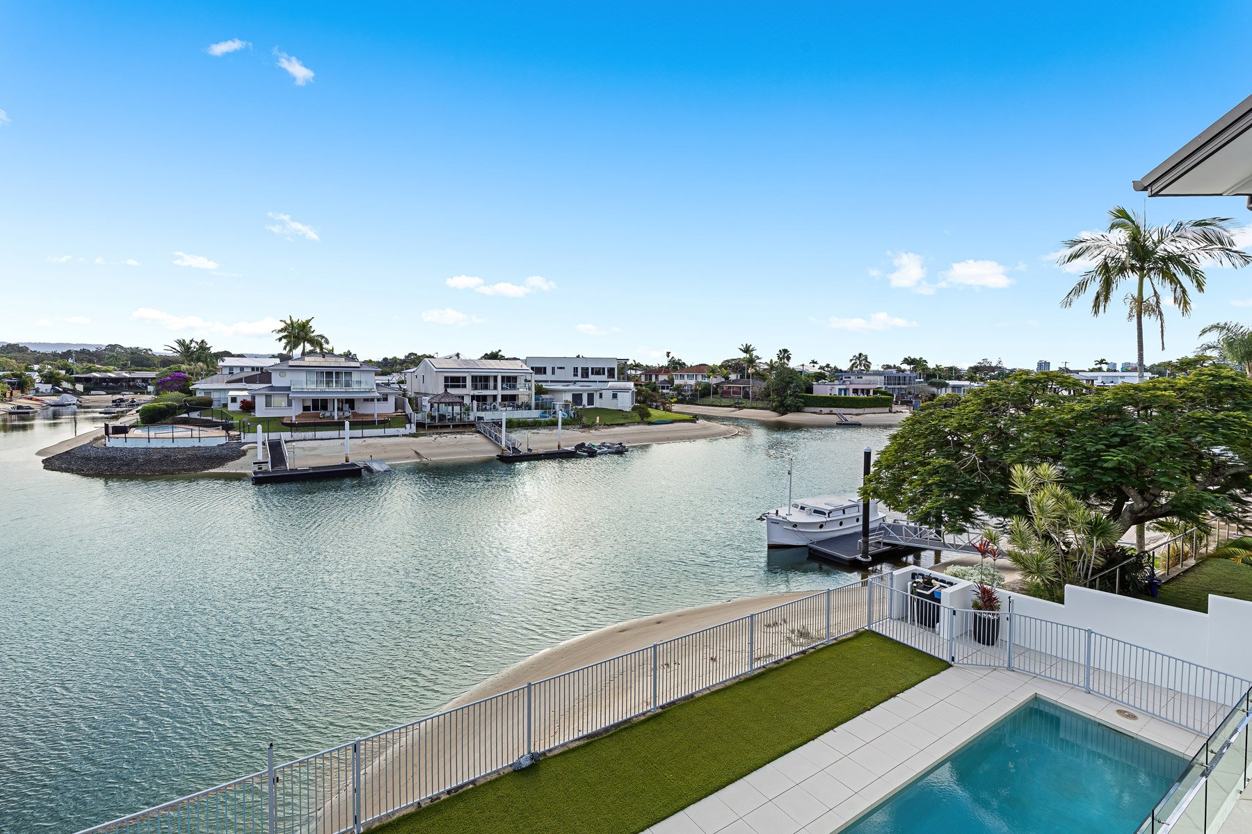Digital-1-QLD---16-Carmel-Ct,-Broadbeach-Waters-QLD-4218,-Australia---0002.jpg